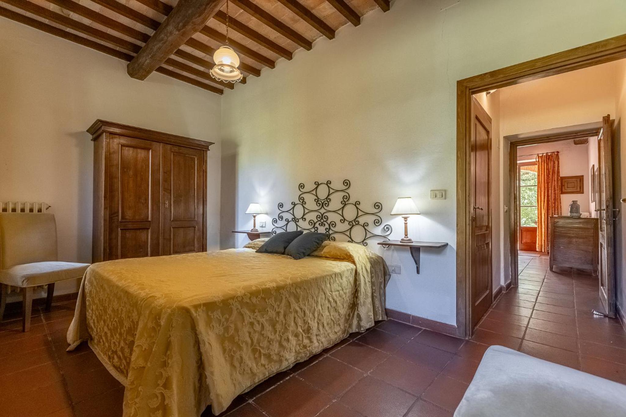 Three-Bedroom Apartment with Garden View photo 3