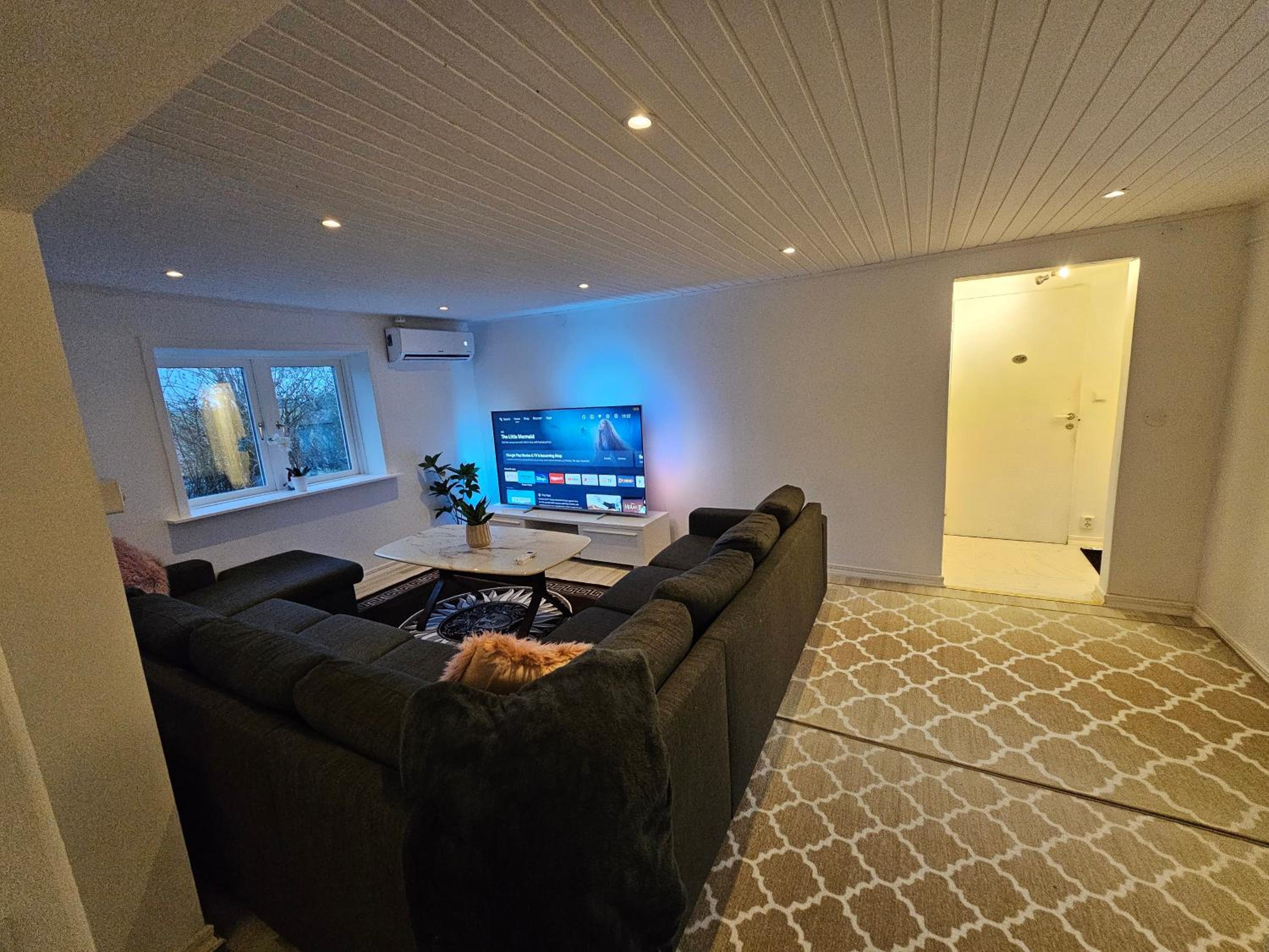 Three-Bedroom Villa photo 1