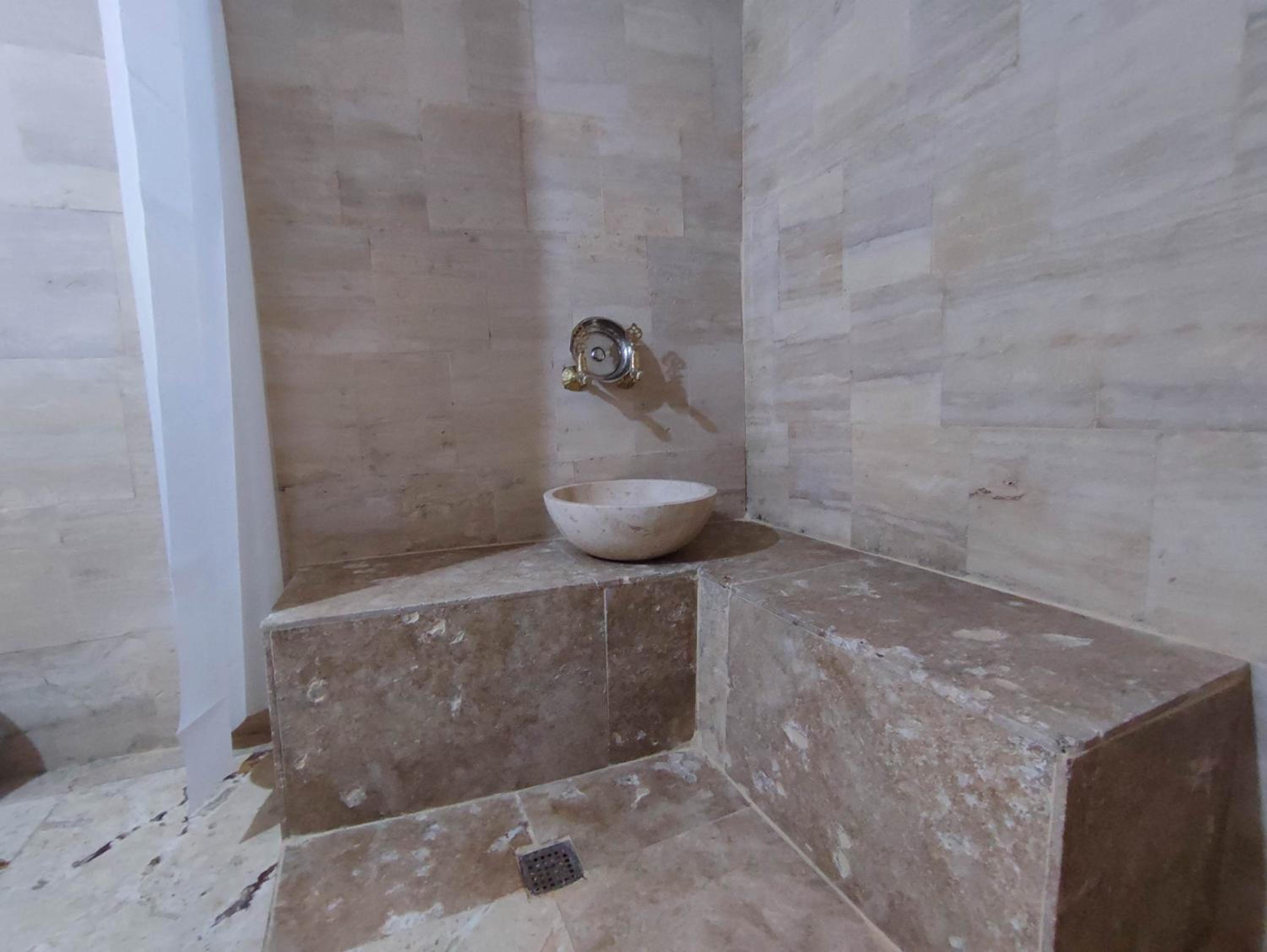 Queen Room with Spa Bath - Photo 20