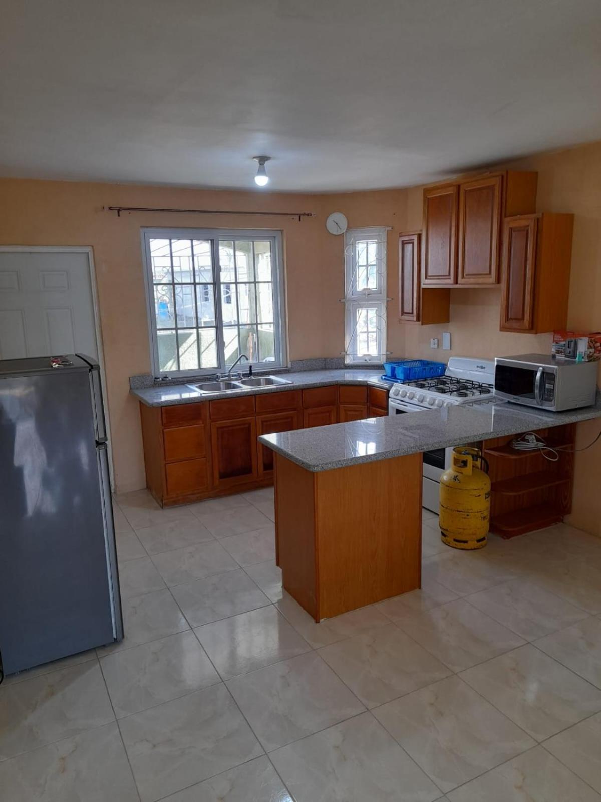 Two-Bedroom House photo 3