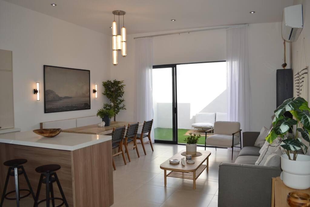 Three-Bedroom House photo 1