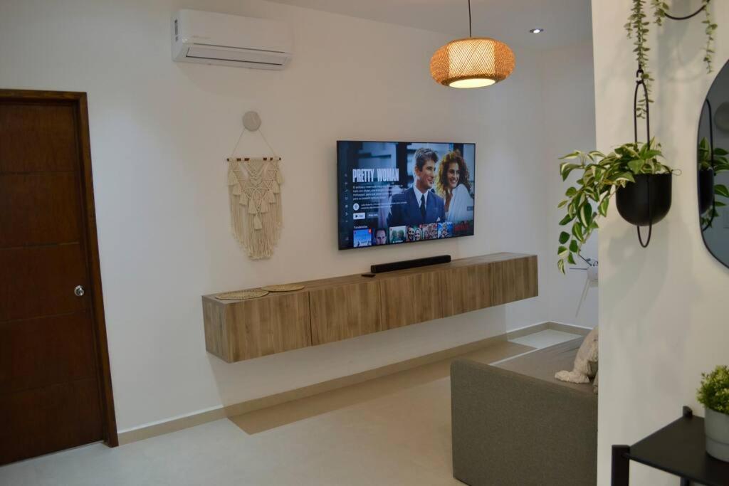Three-Bedroom House photo 3