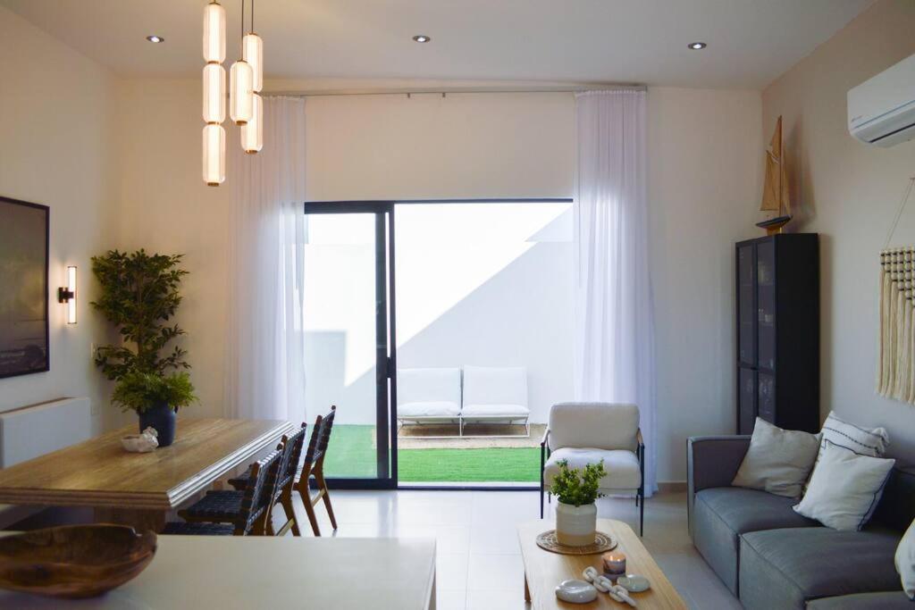 Three-Bedroom House photo 2