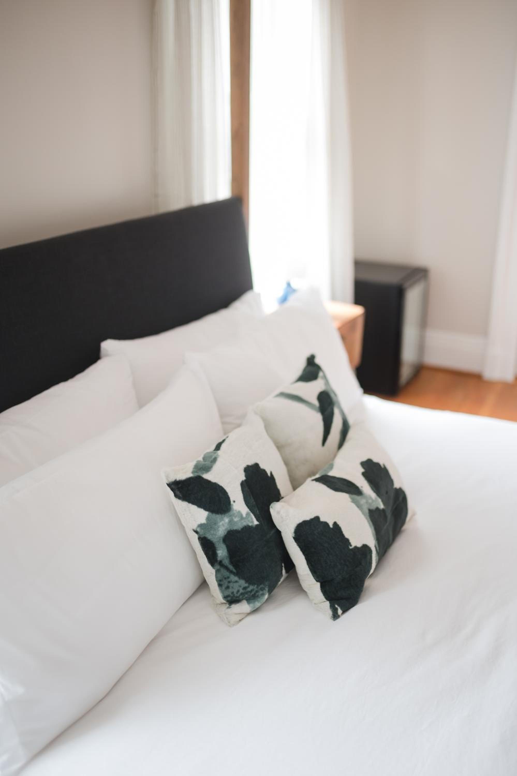 Deluxe King Room - Photo 1