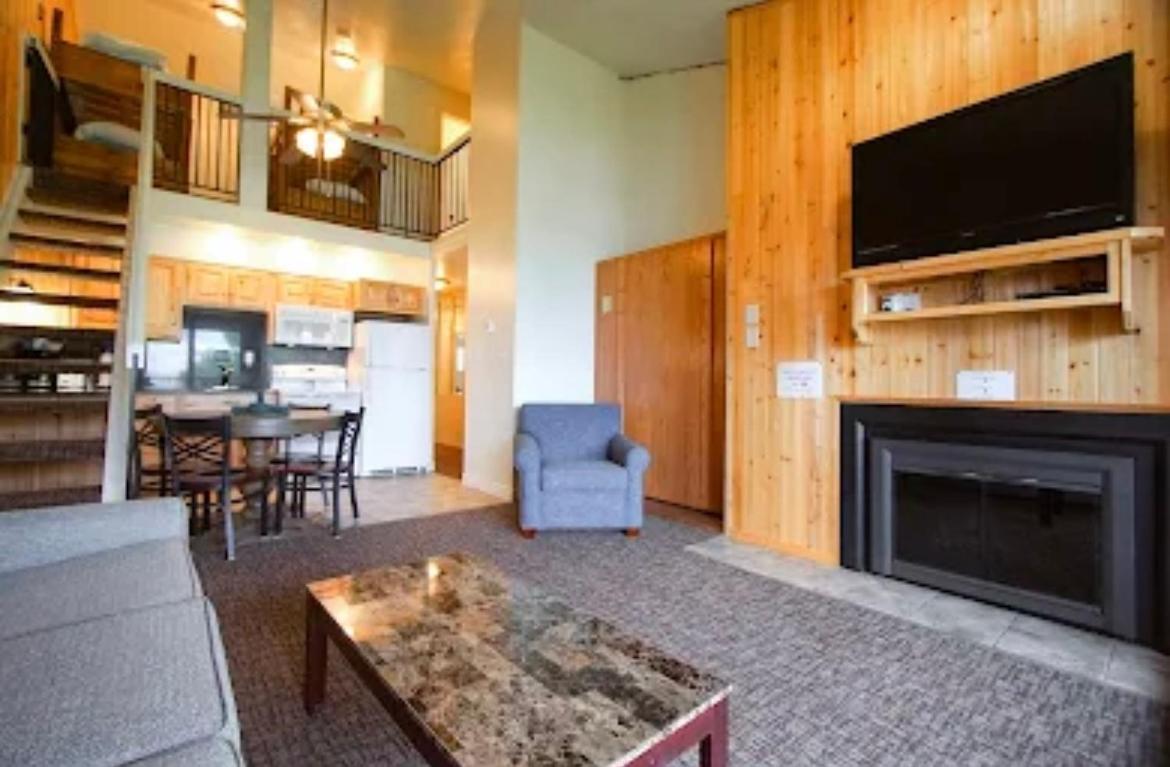 Apartment With Lake View photo 1