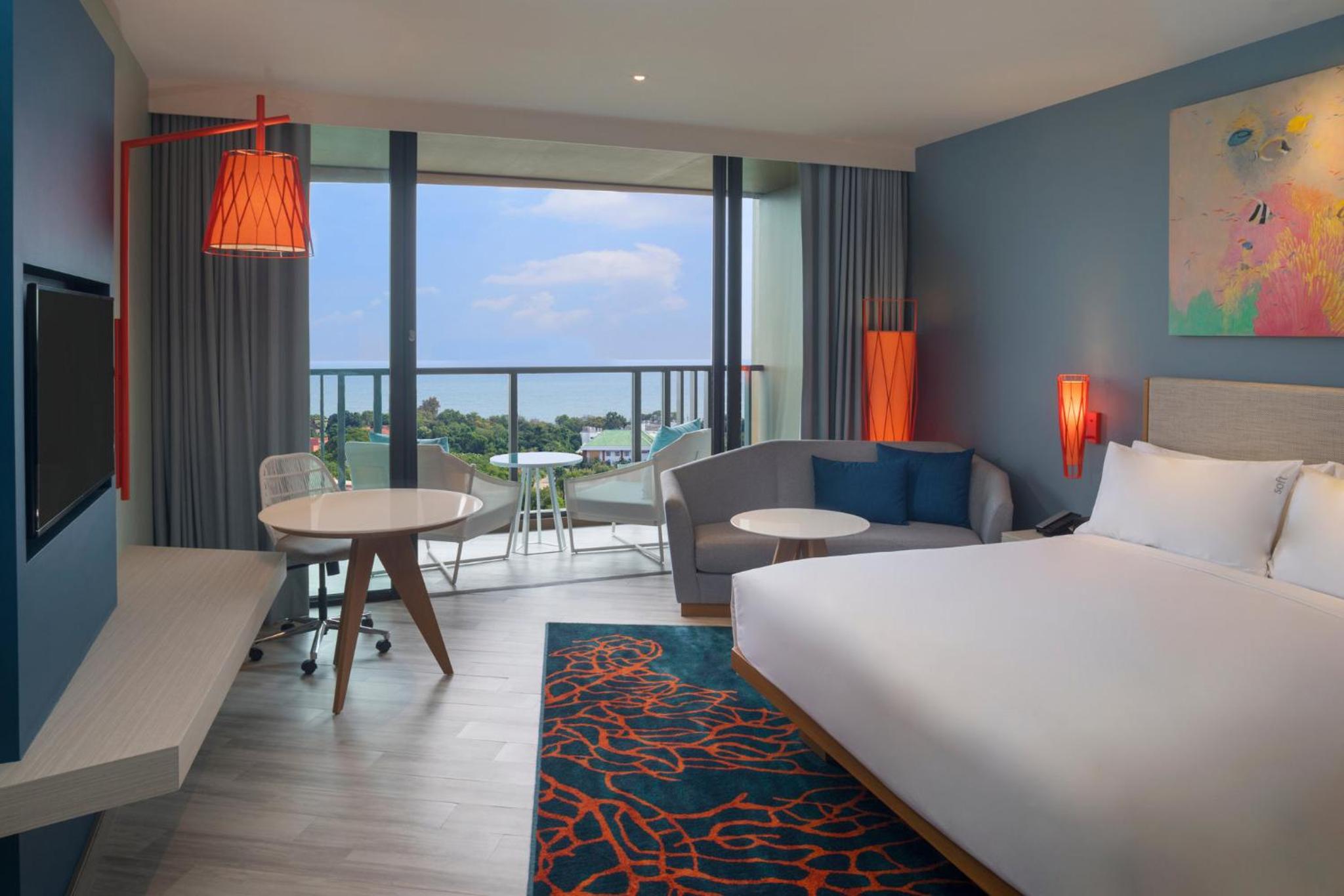 Standard King Room with Ocean View