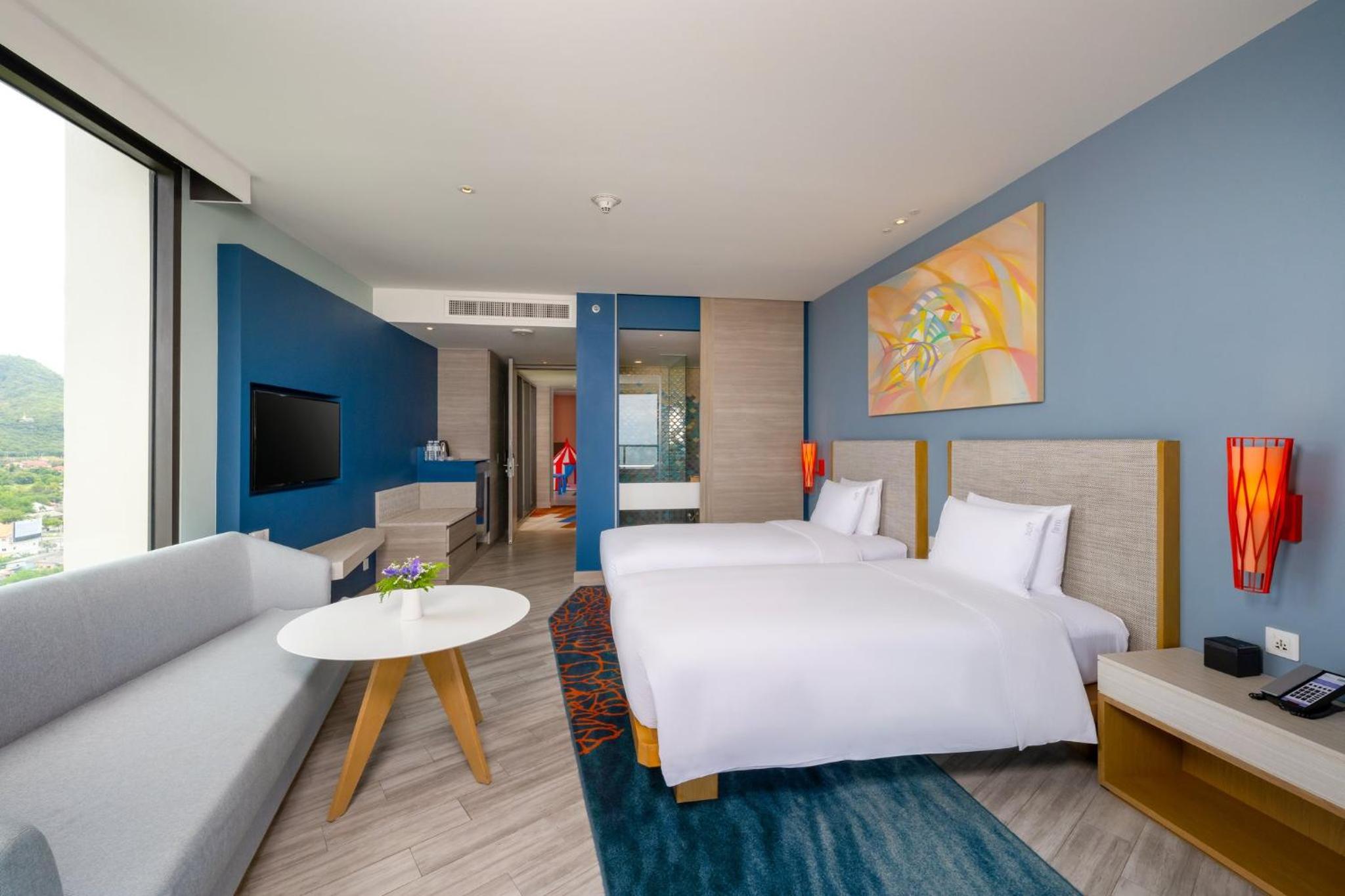 Three-Bedroom Suite with Ocean View - Kids Theme thumbnail 6
