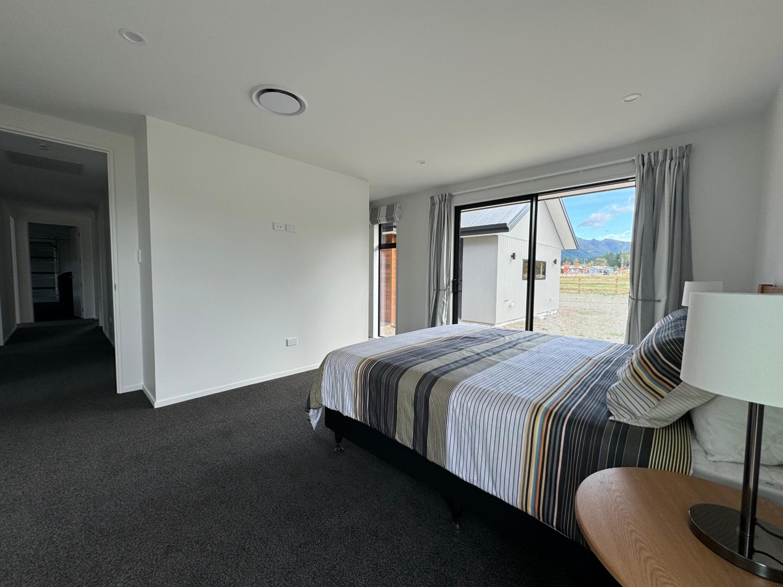Four-Bedroom House photo 1