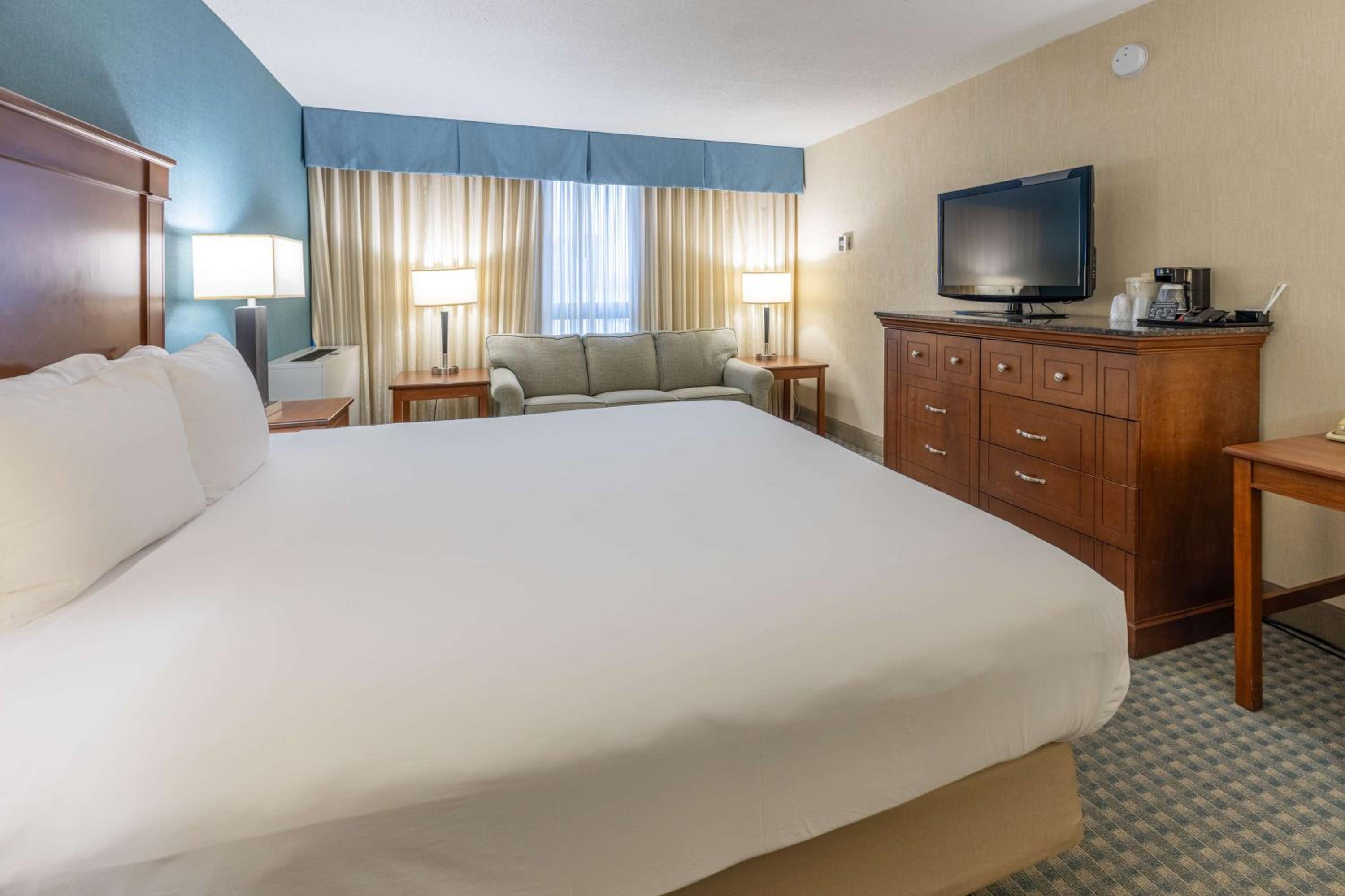 Superior King Room with Sofa Bed photo 1