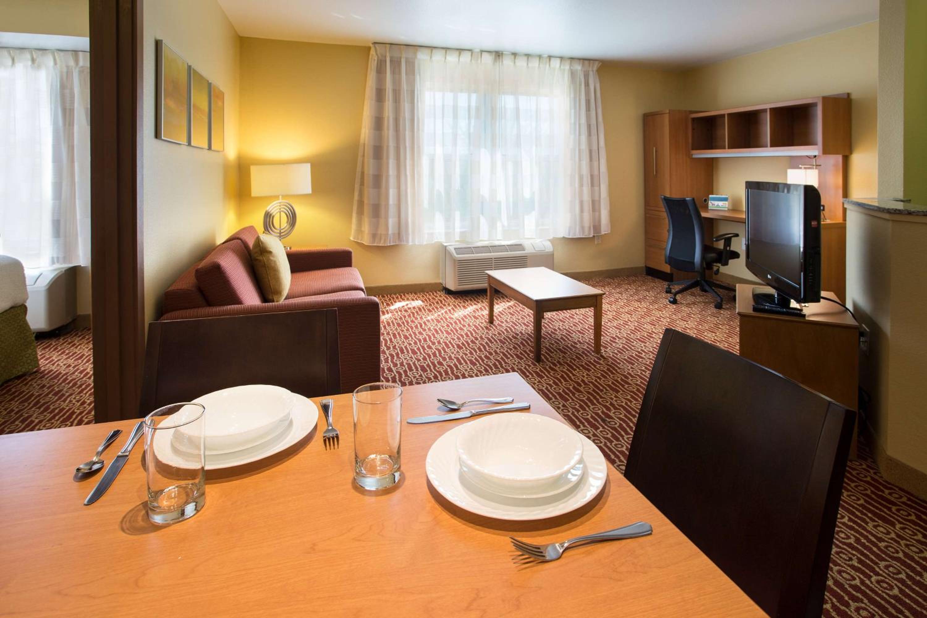 One Bedroom Suite Queen - Photo 5