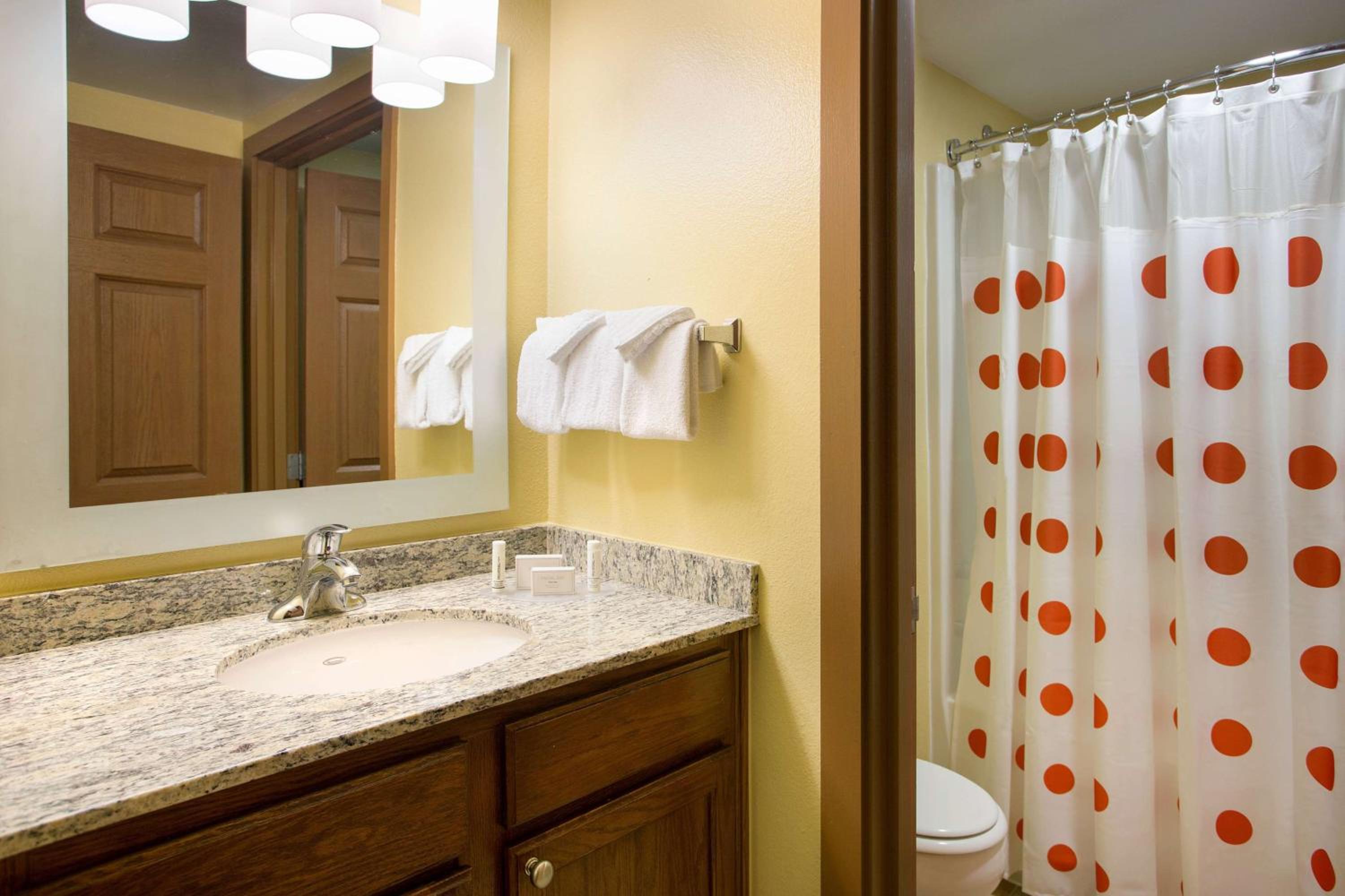 Two Bedroom Suite - Queen in Each - Photo 5