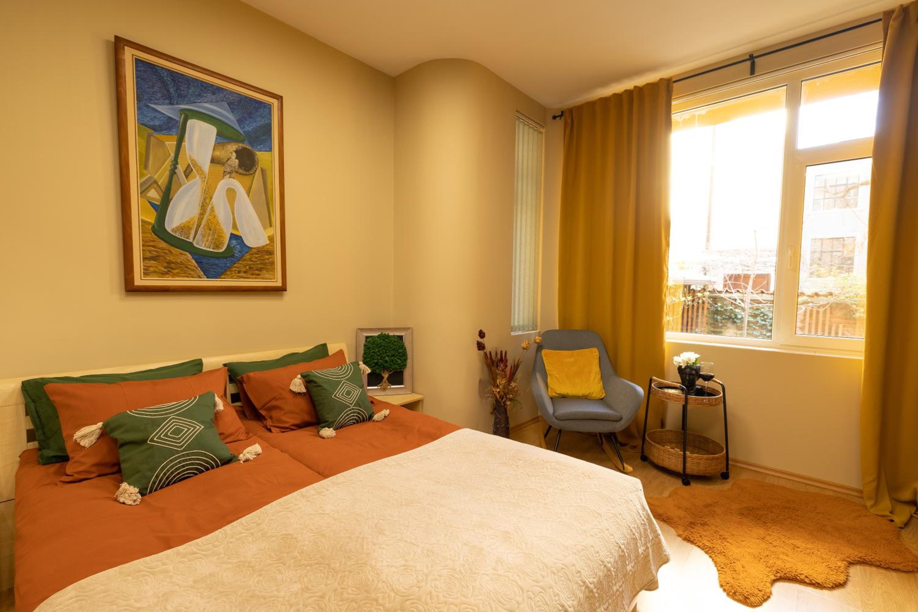 One-Bedroom Apartment
