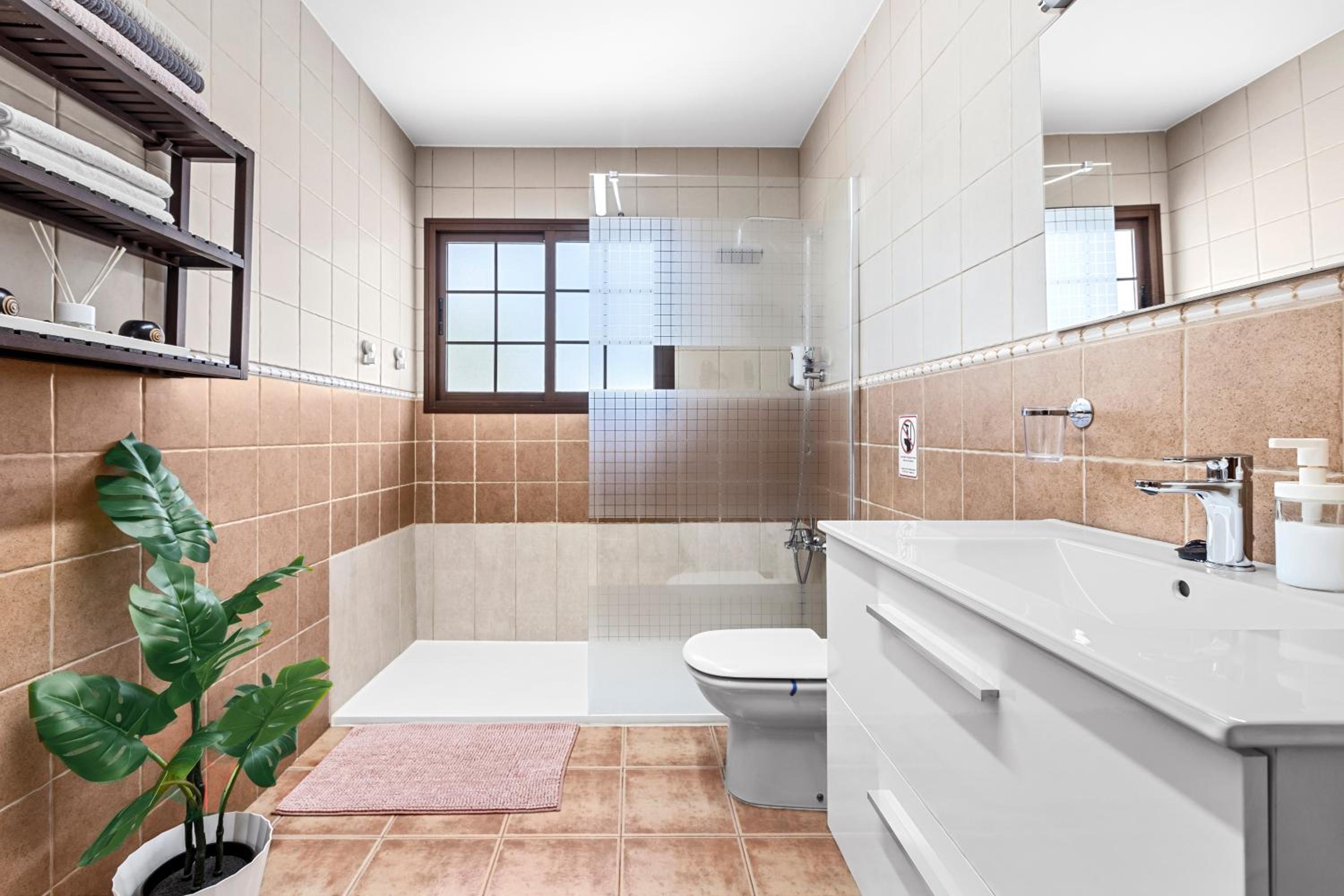 Two-Bedroom House photo 3