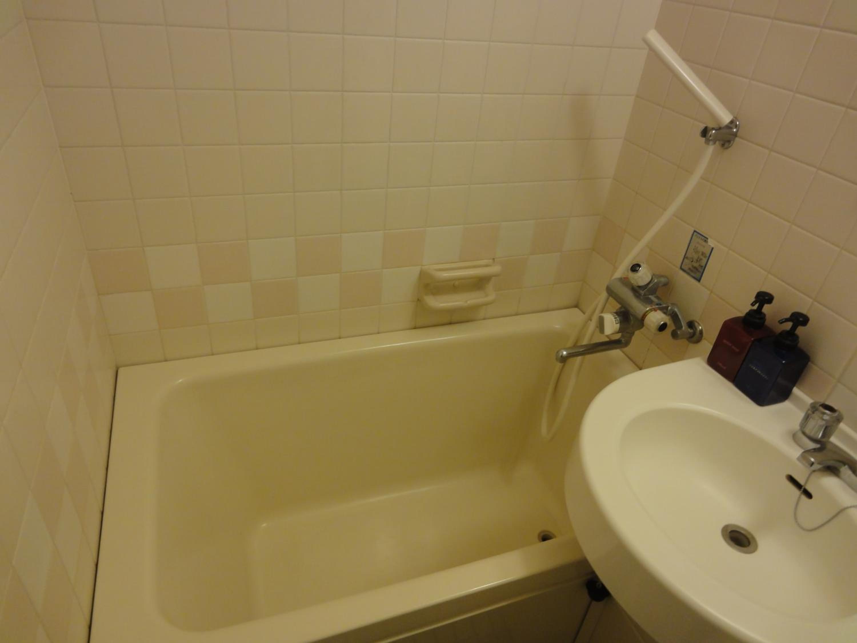 Single Room - Non-Smoking photo 3