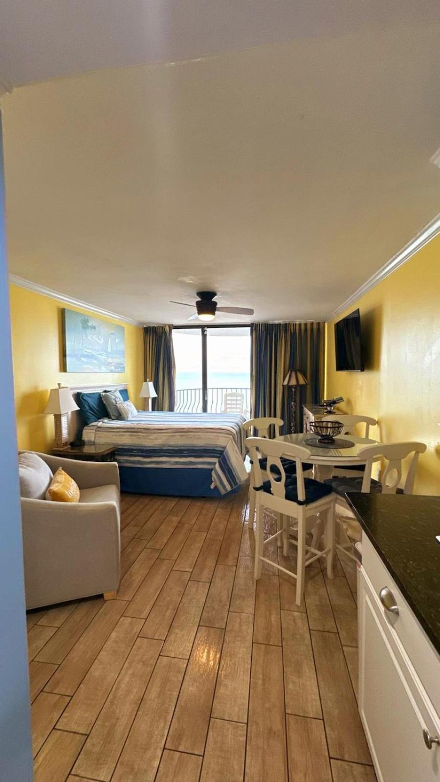 Apartment with Sea View photo 2