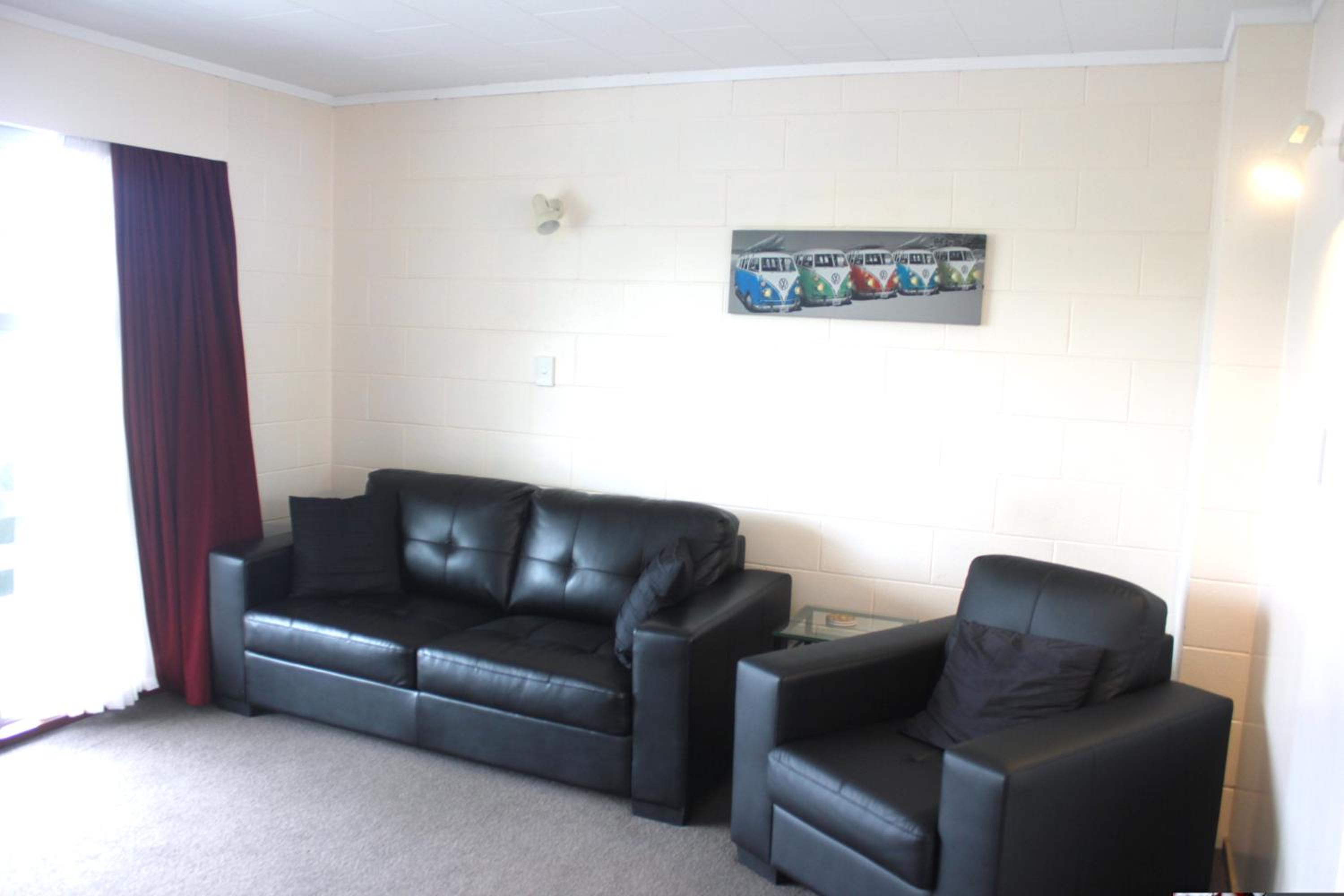 Two-Bedroom Apartment with Bath - Photo 8