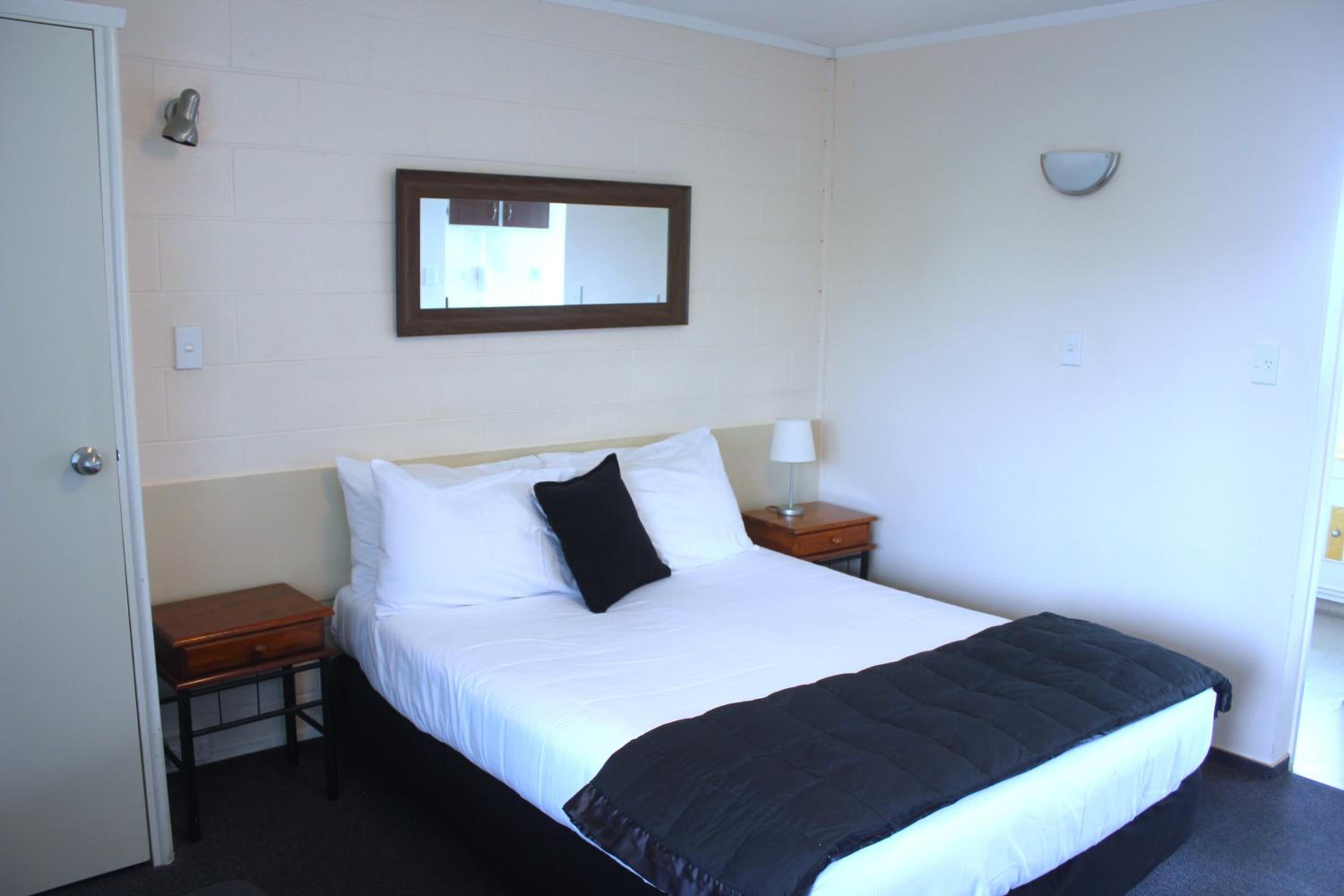 Two-Bedroom Apartment - Photo 7