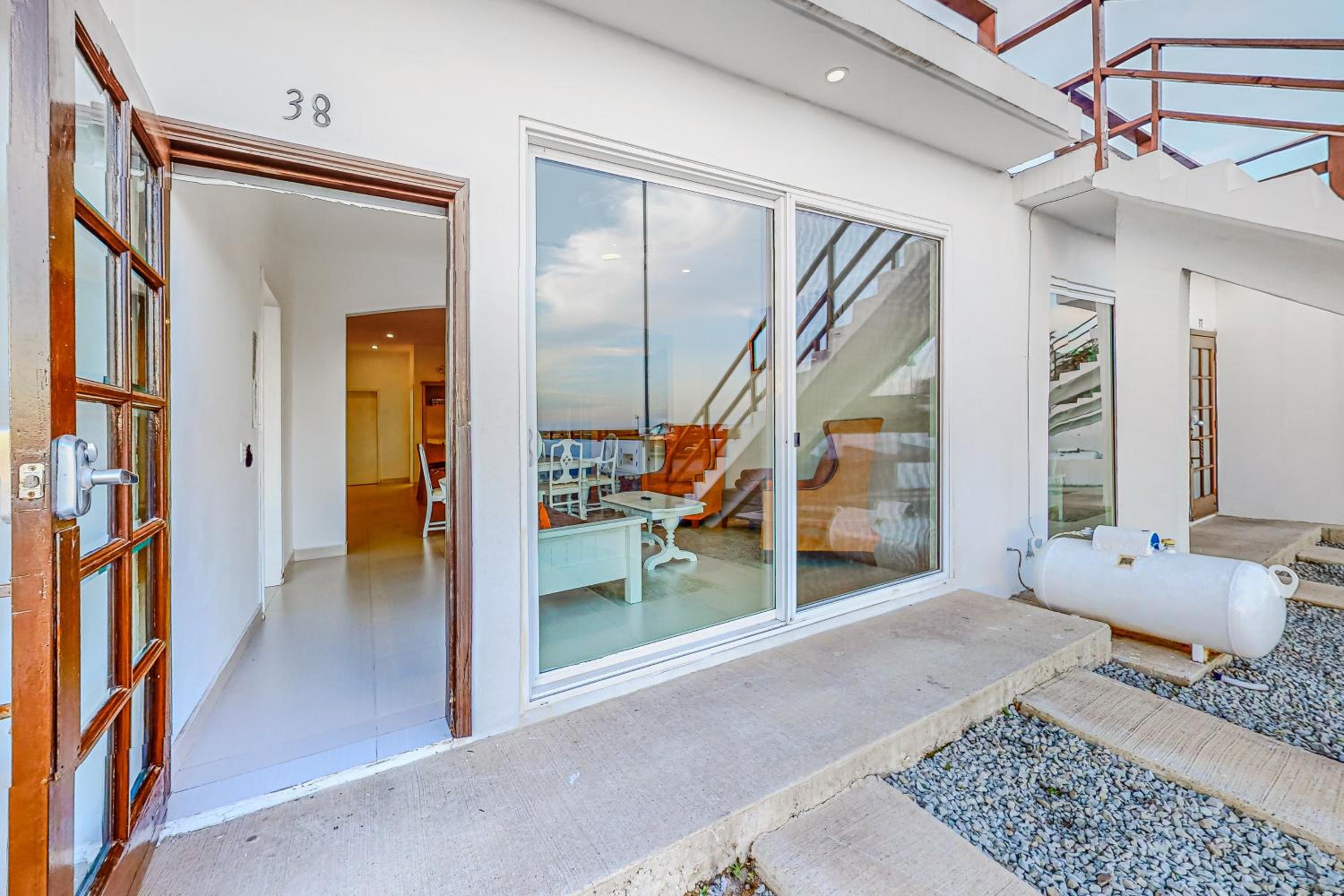 Three-Bedroom House photo 2