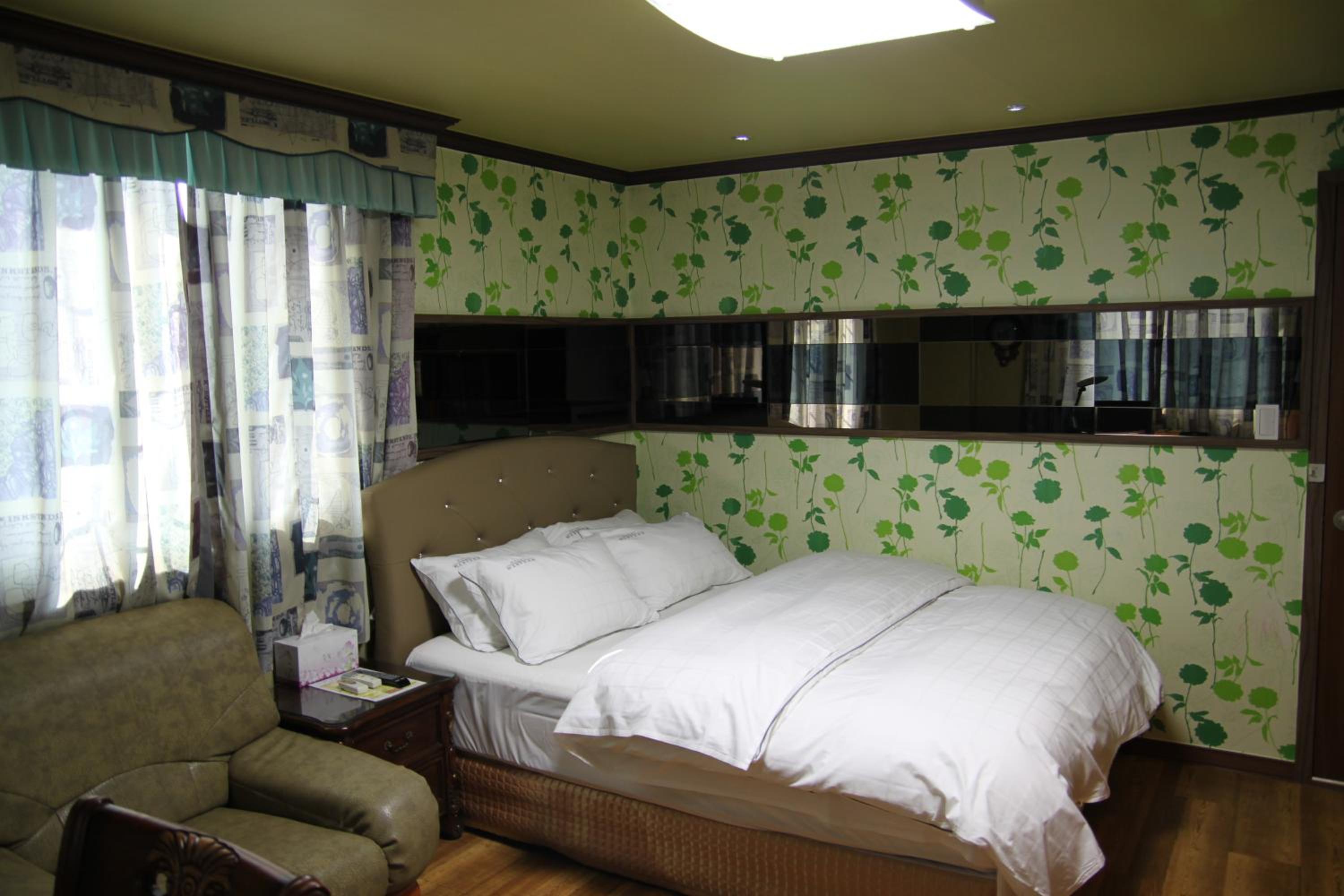 Standard Double Room photo 2