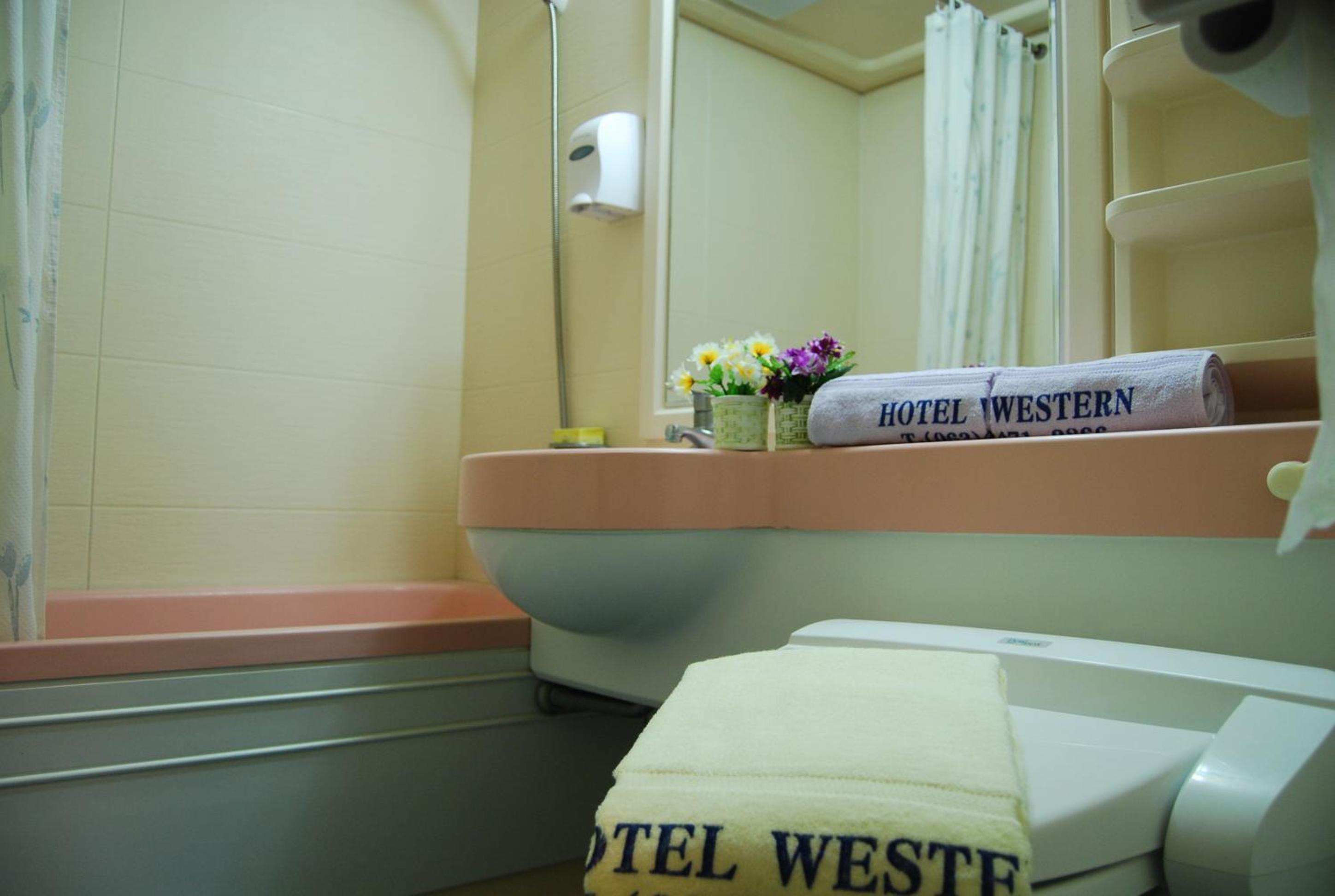 Deluxe Twin Room photo 2