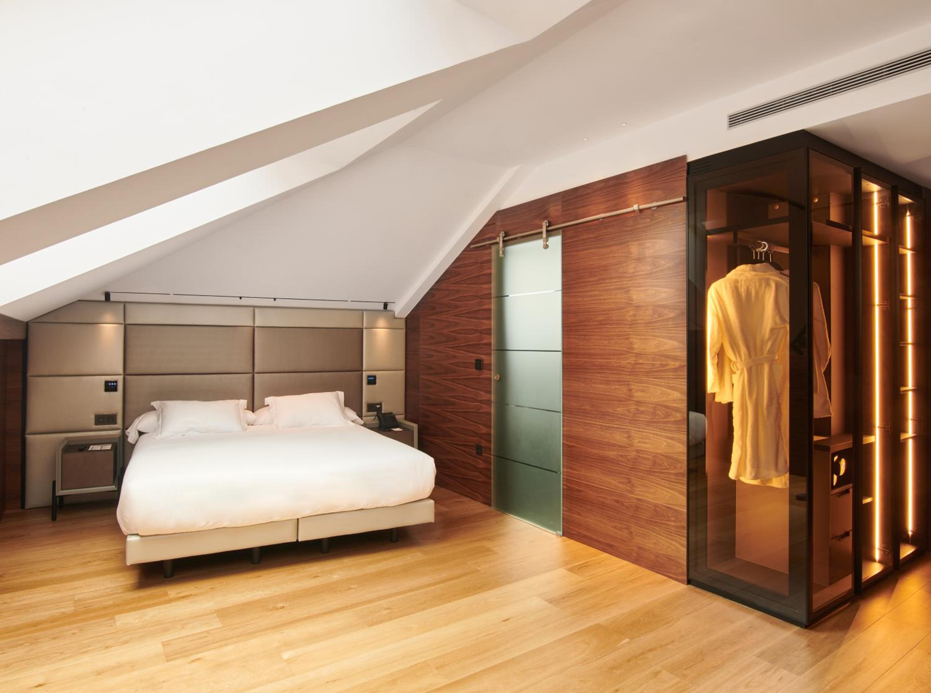 Premium Double Room - Photo 4