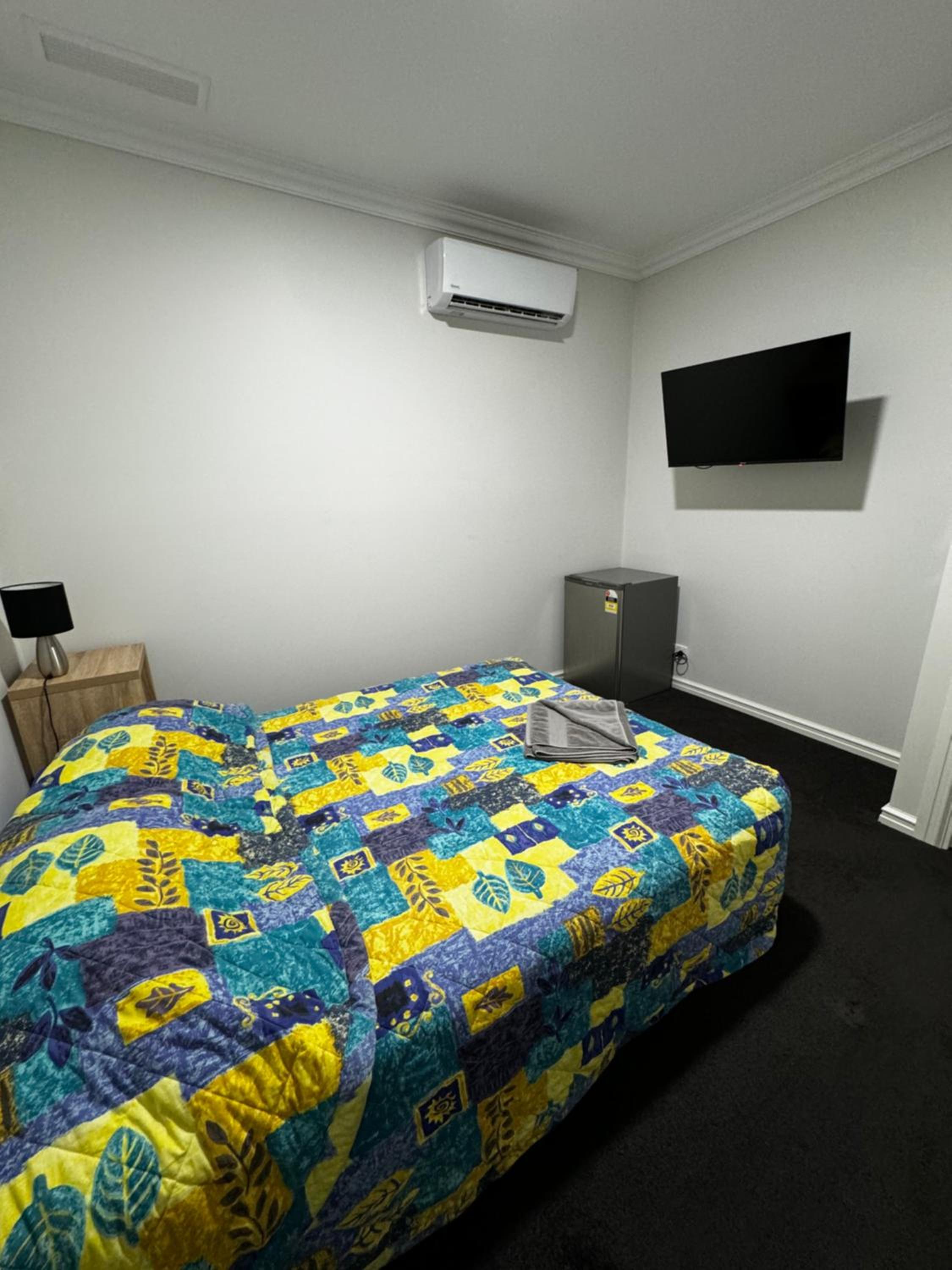 Queen Room photo 1