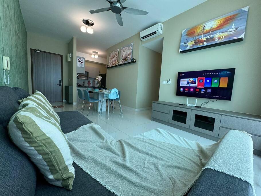 Three-Bedroom Apartment photo 1