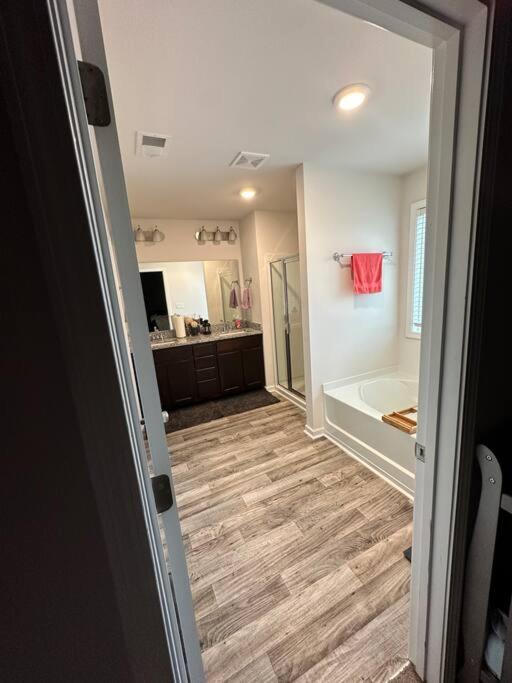Three-Bedroom House photo 2