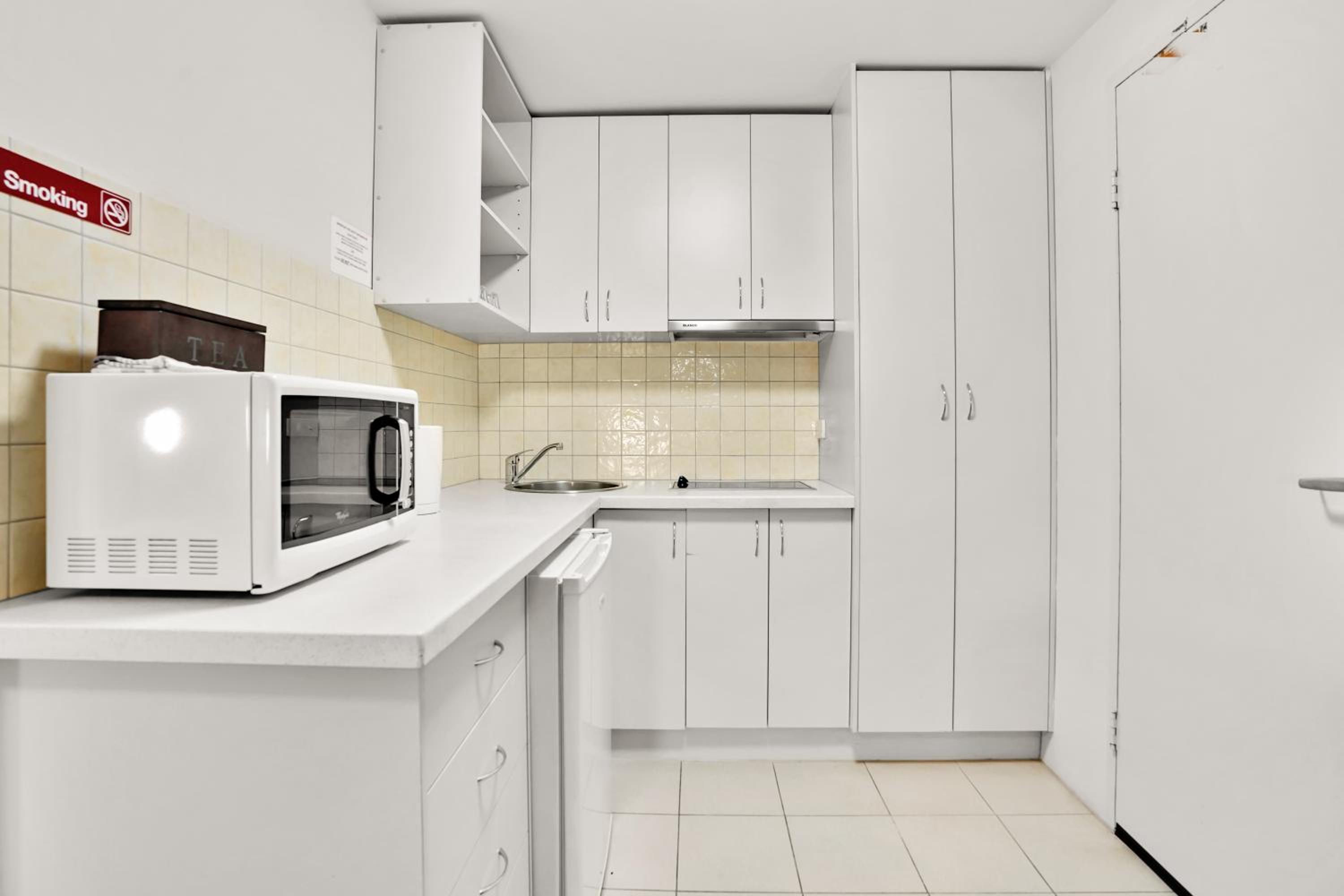 Lygon Front Suite - Photo 4