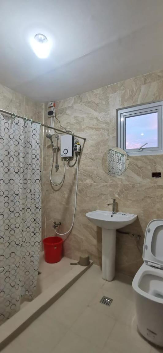 Twin Room with Bathroom photo 2