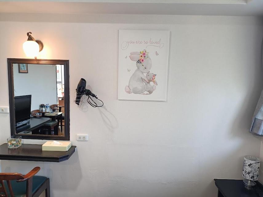 Standard Double Room - Photo 10