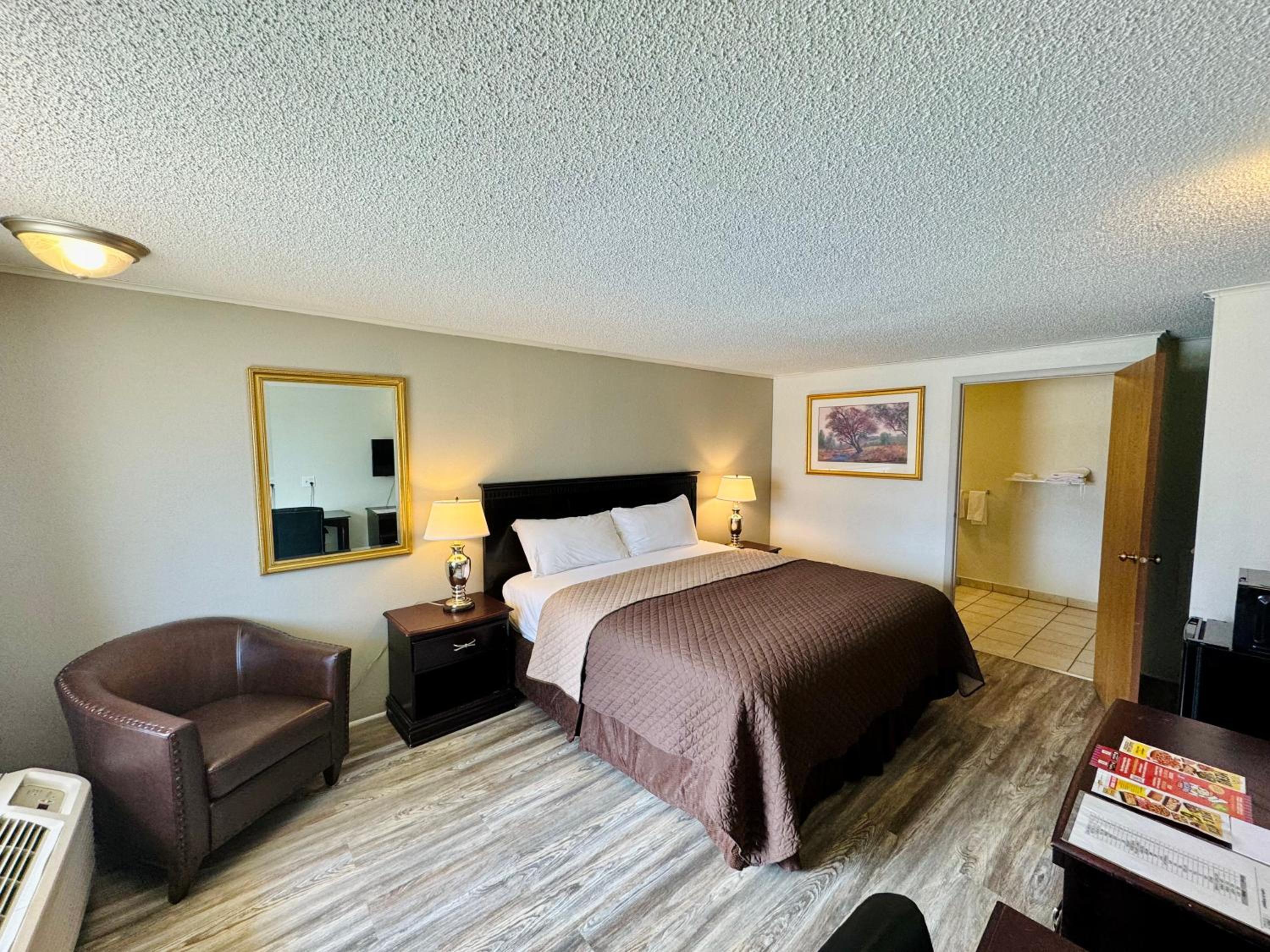 King Room - Disability Access/Non-Smoking - Photo 2