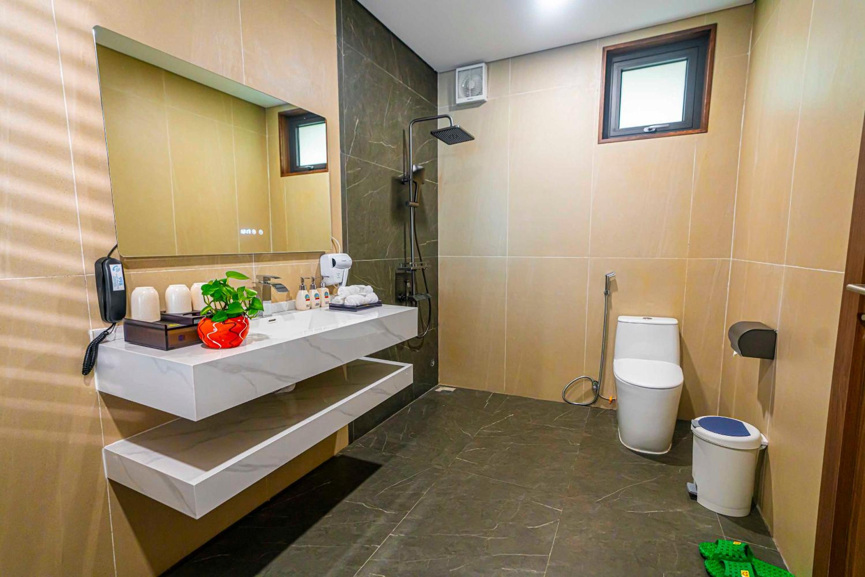 Twin Room with Garden View - Photo 13