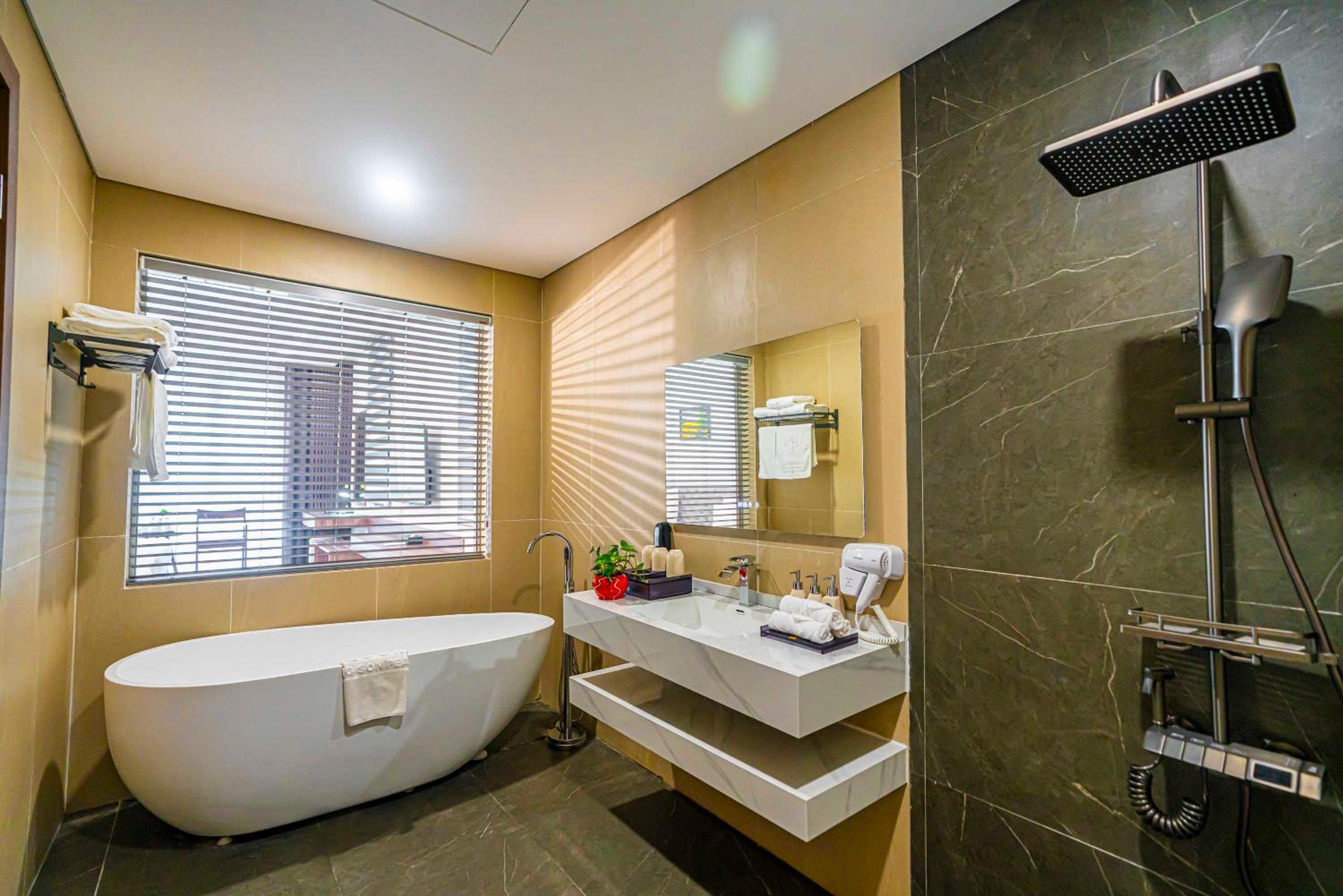 Twin Room with Garden View - Photo 15