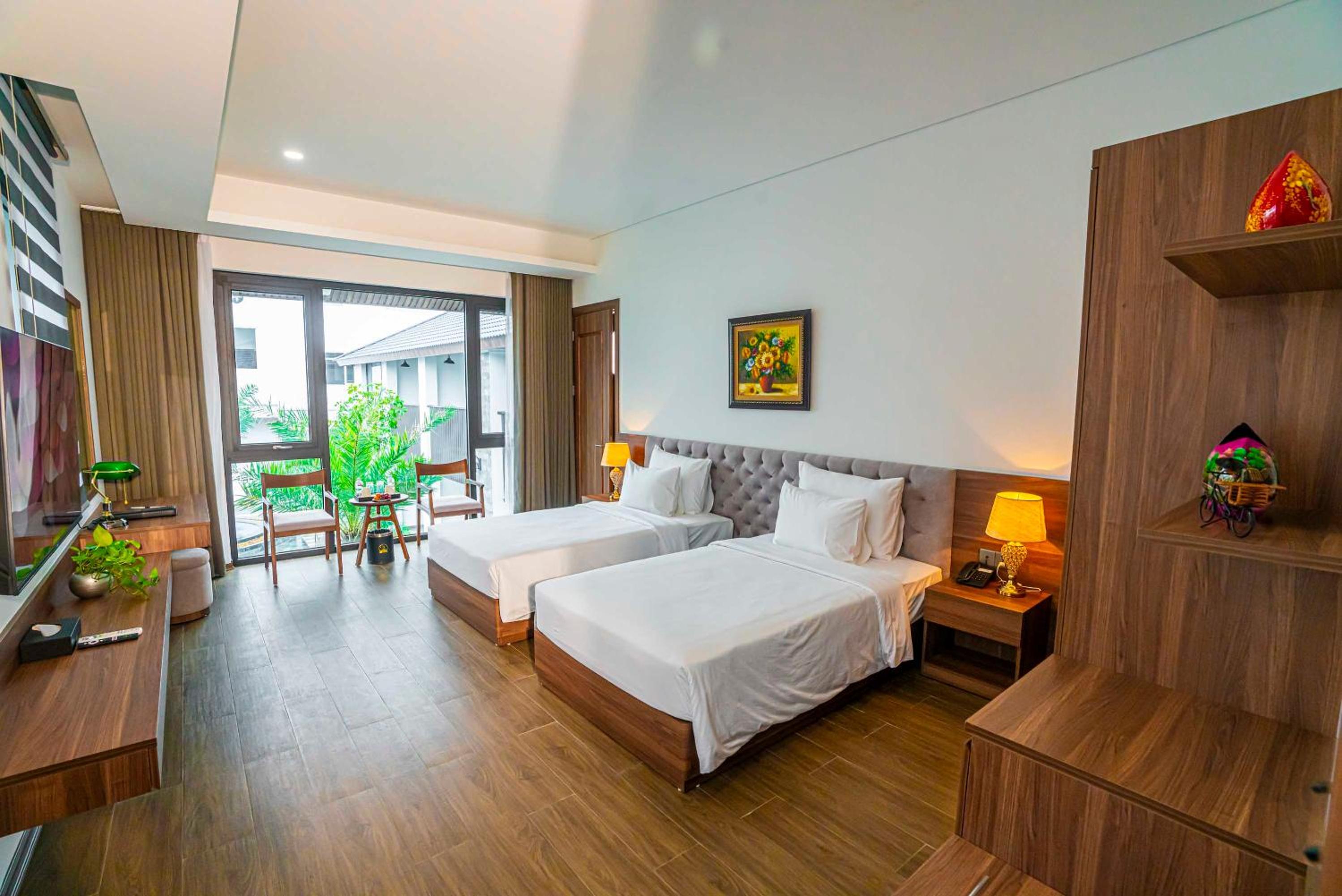 Twin Room with Garden View - Photo 16