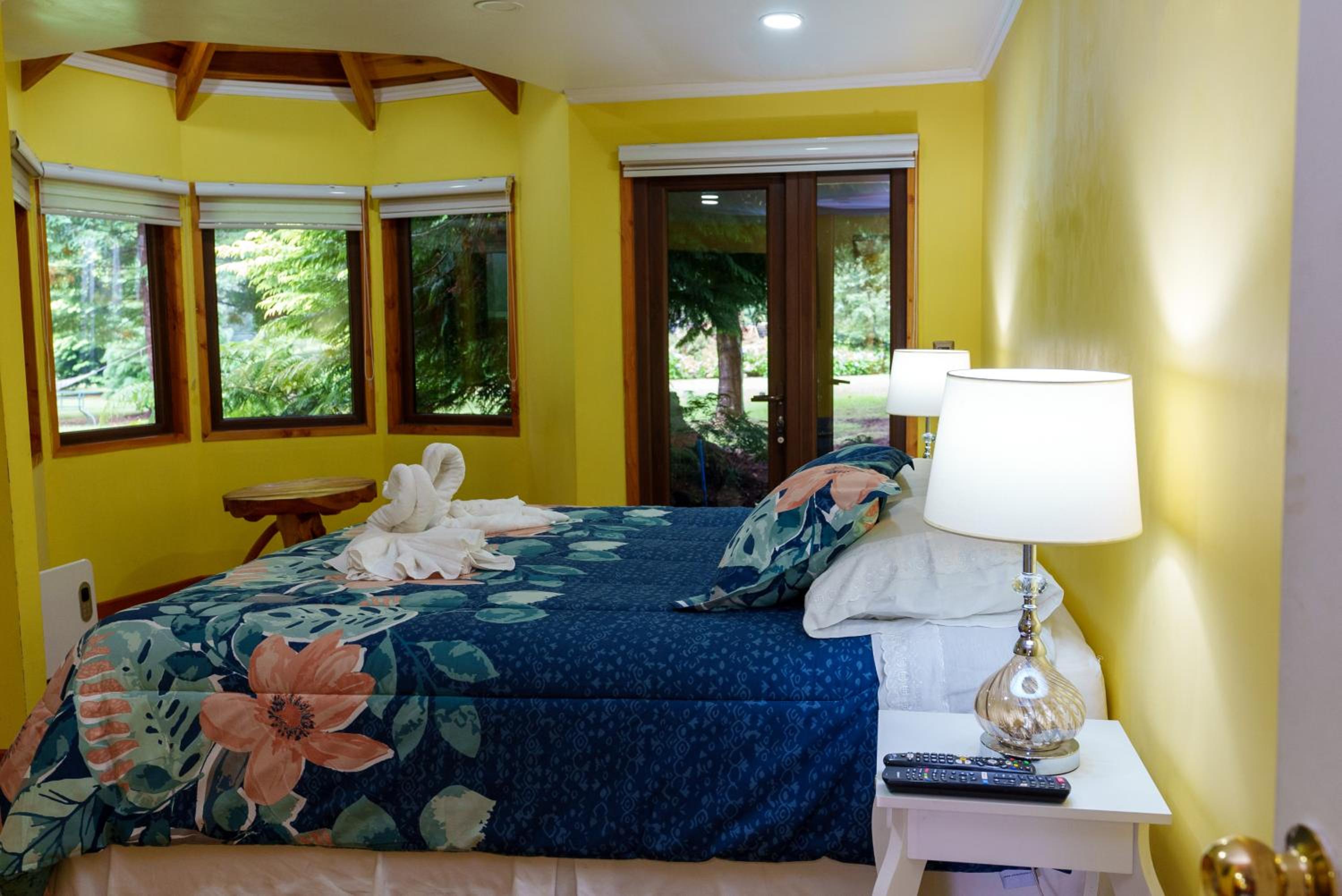 Deluxe Bungalow with Garden View photo 1