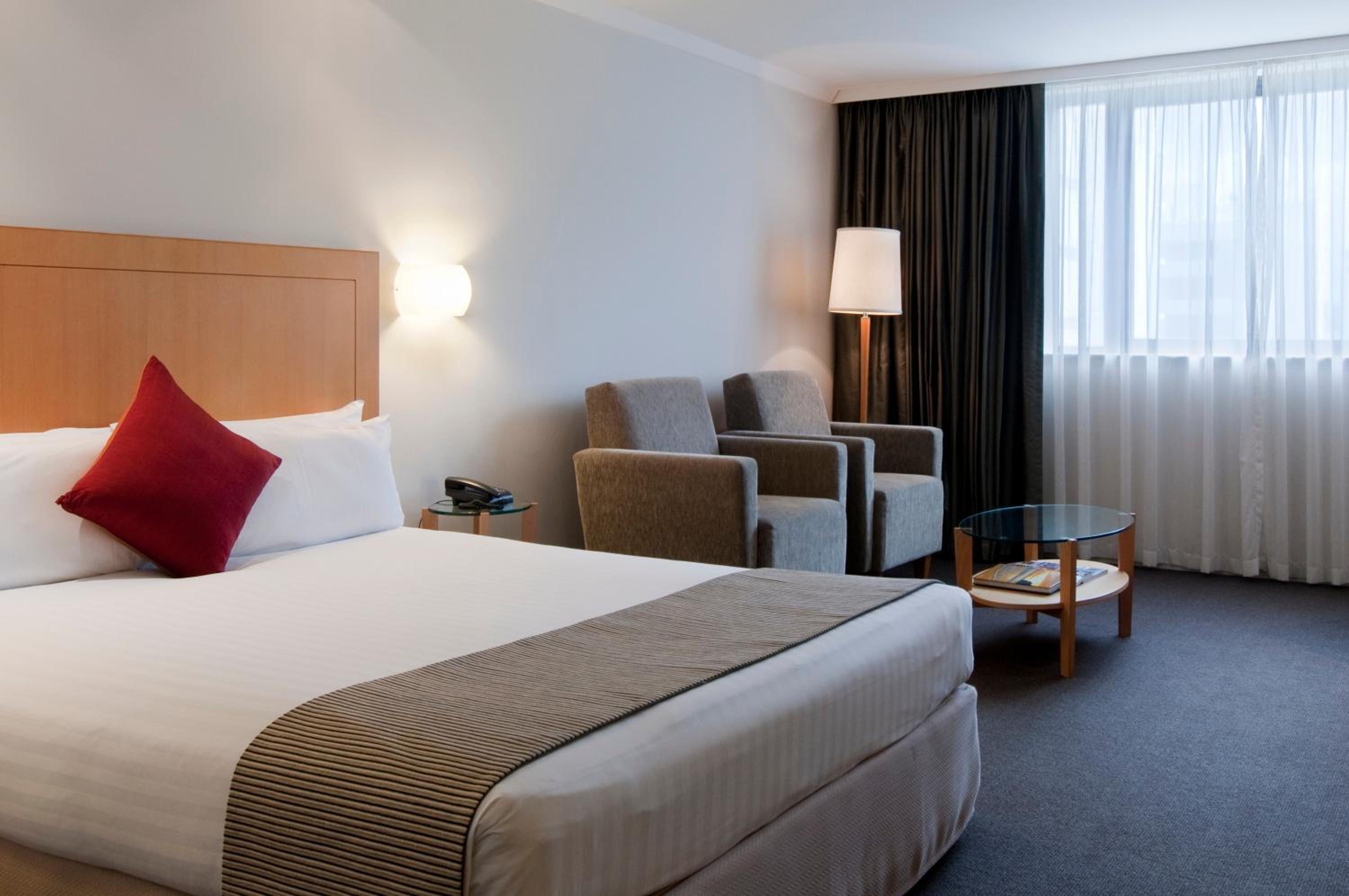 Premium Queen Room with Balcony and River View - High Floor - Photo 1