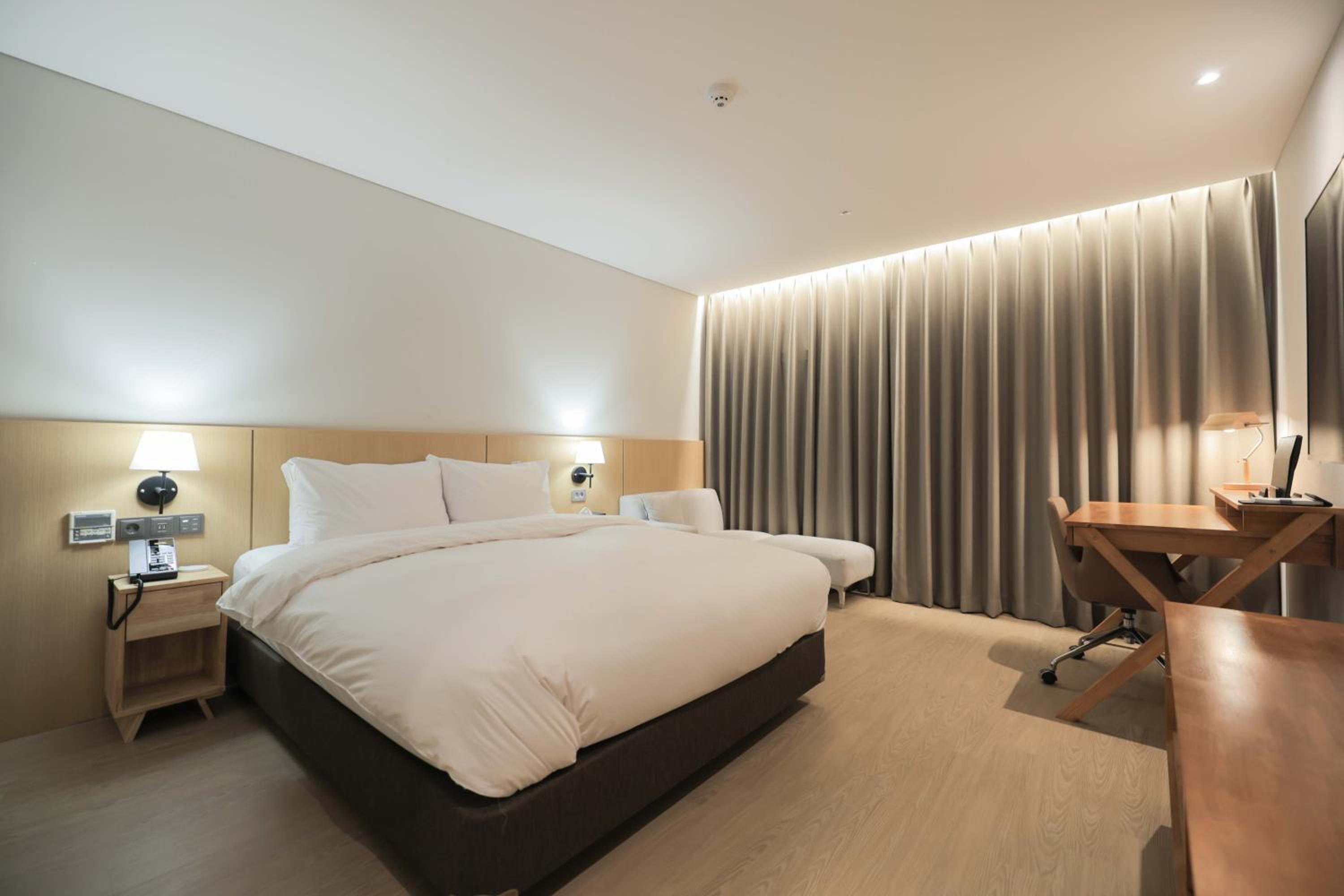 Superior Business Double Room  photo 2