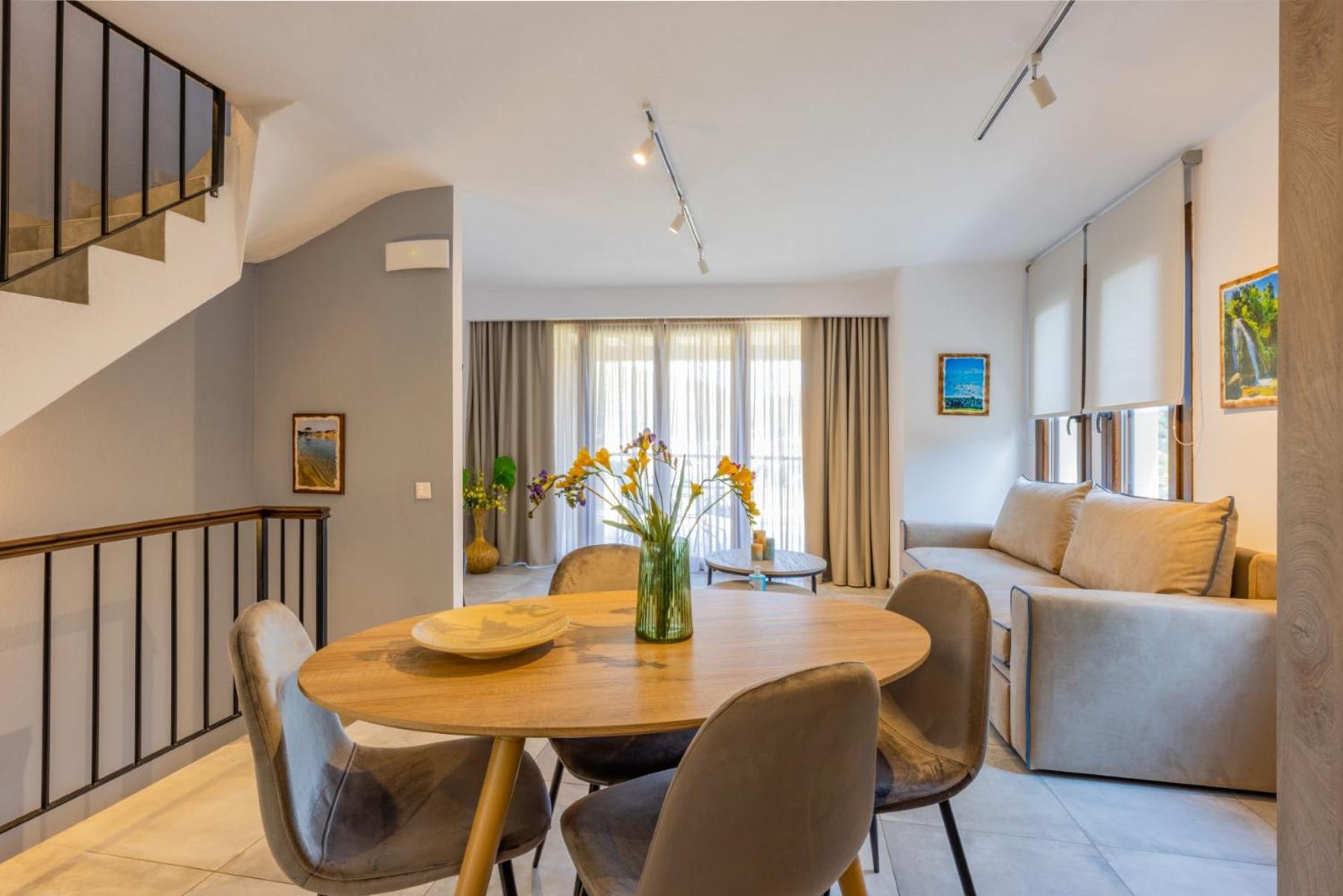 Duplex Apartment photo 3