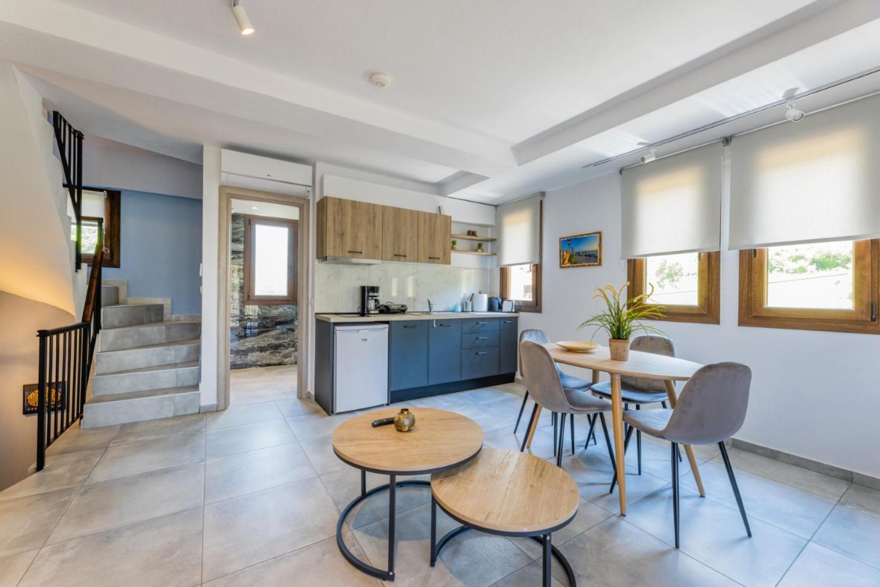 Apartment - Split Level photo 2