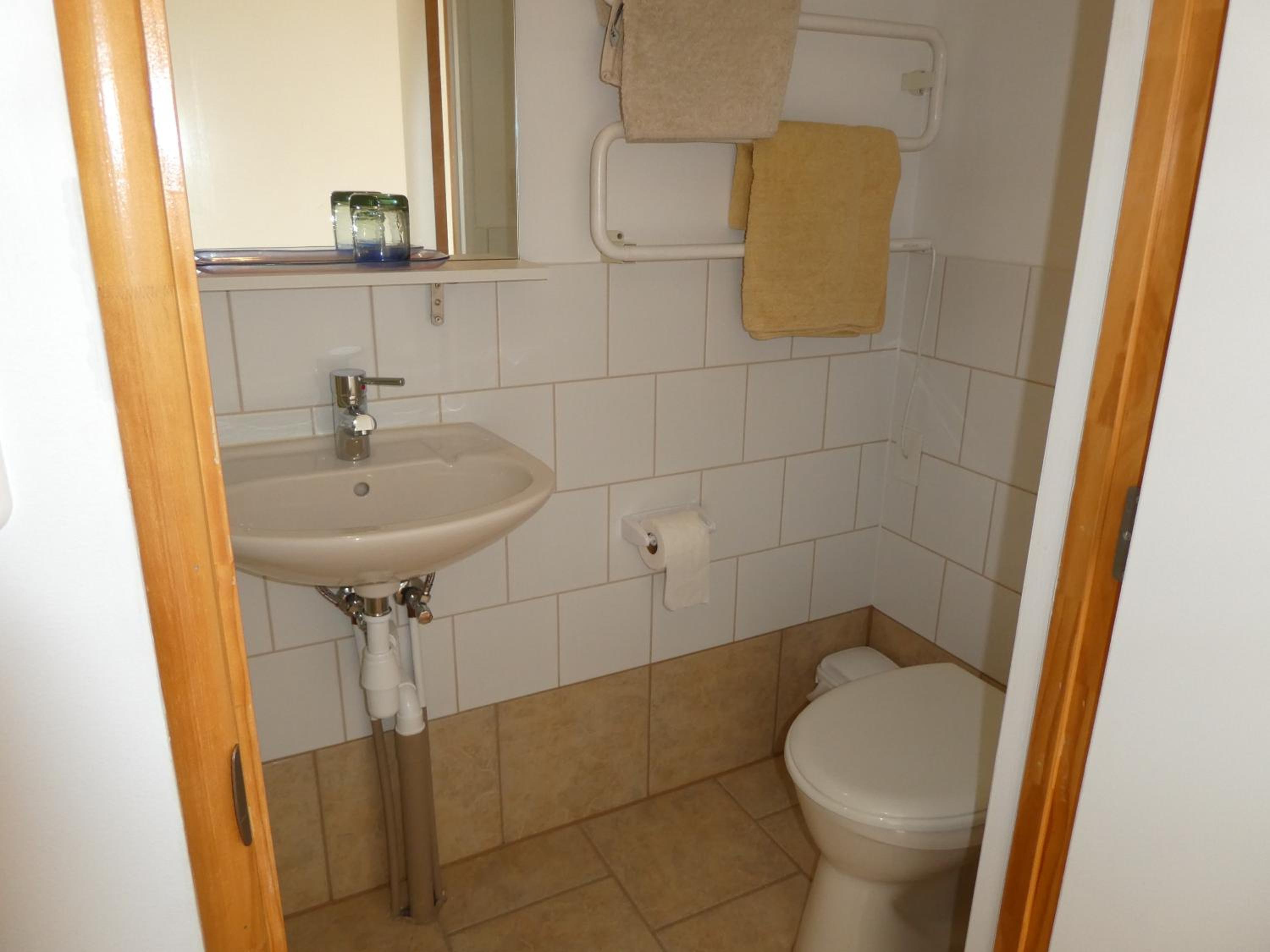 Single Room With Private Bathroom photo 2