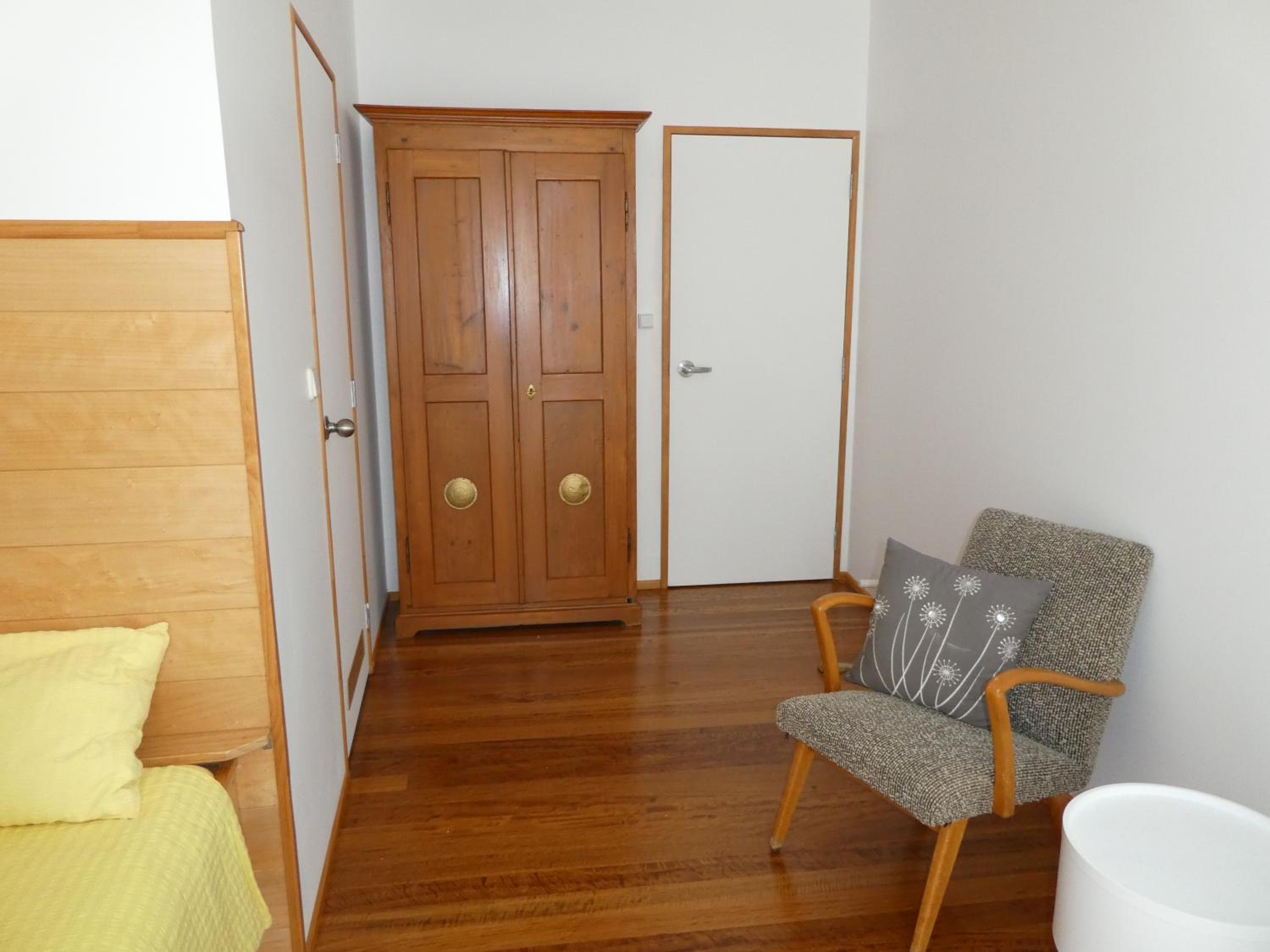 Single Room With Private Bathroom photo 3