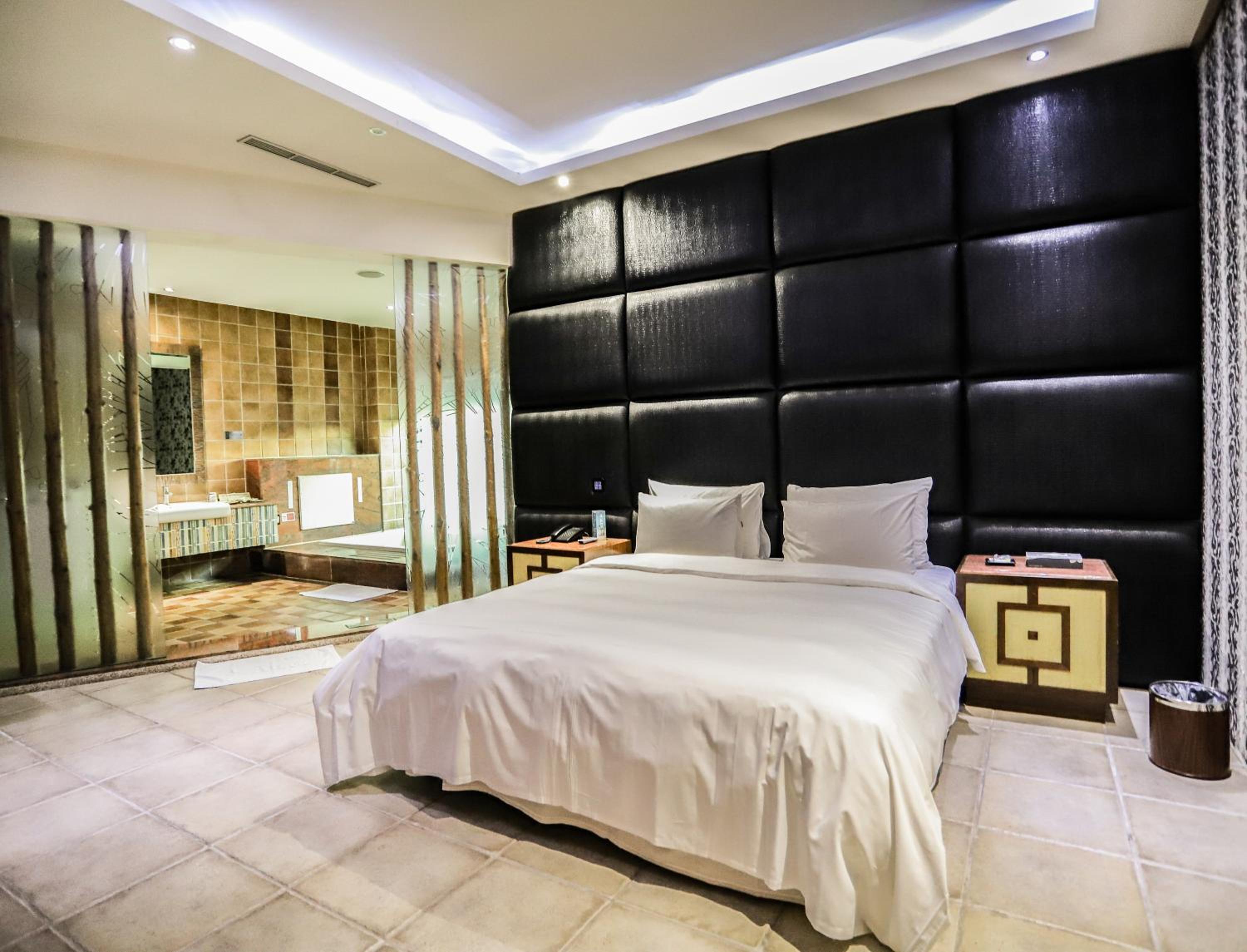Diamond Suite photo 3