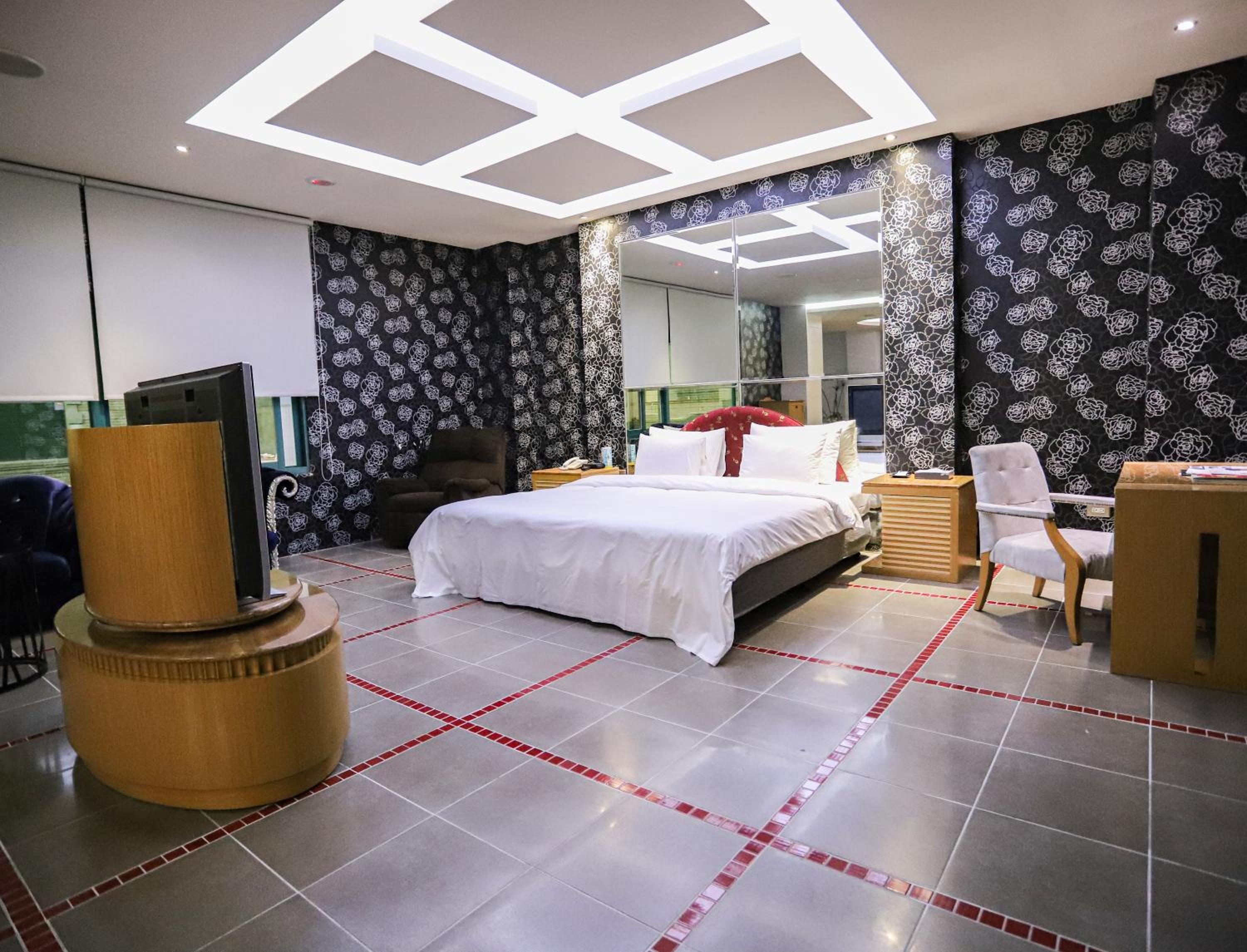Flagship Suite  photo 3