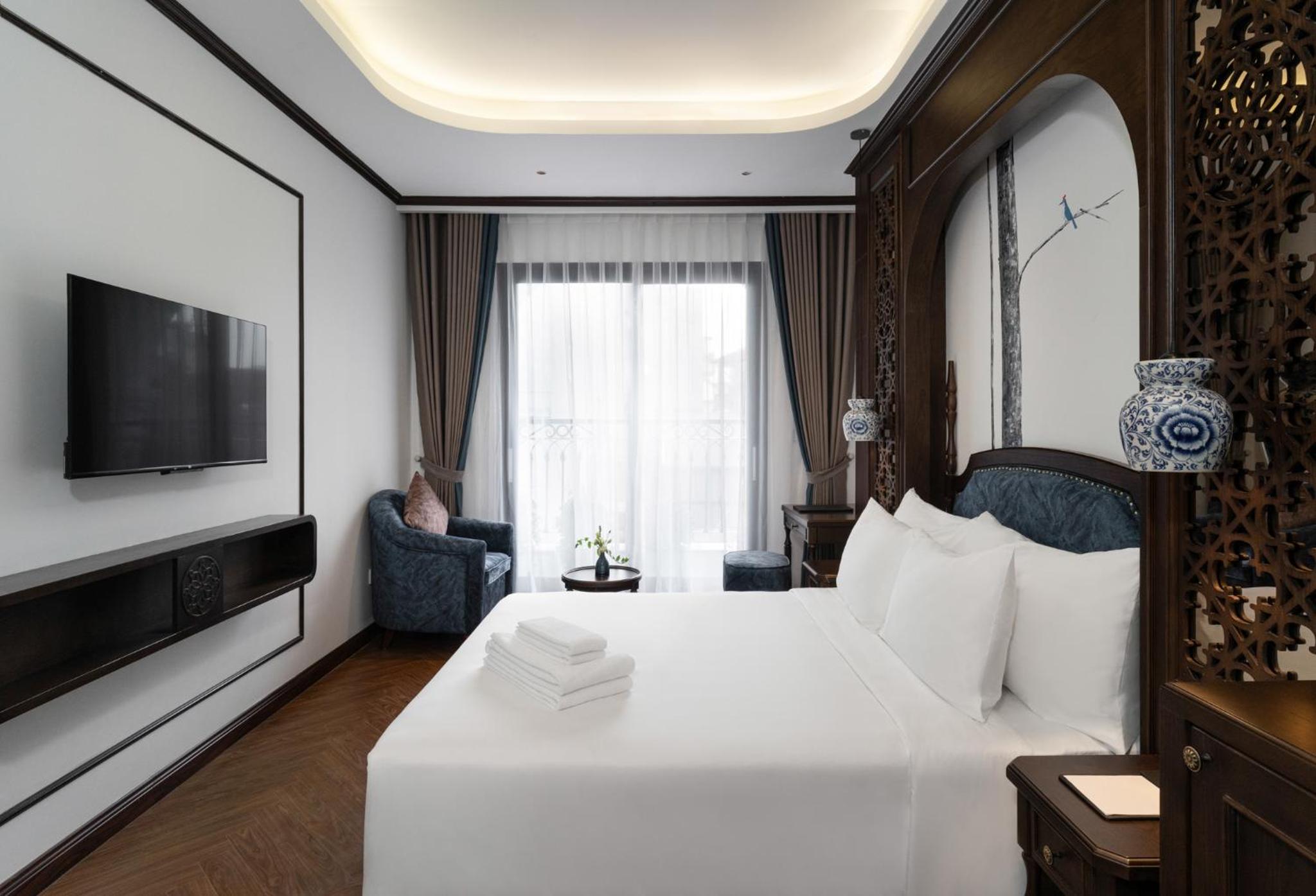 Deluxe Double or Twin Room with City View