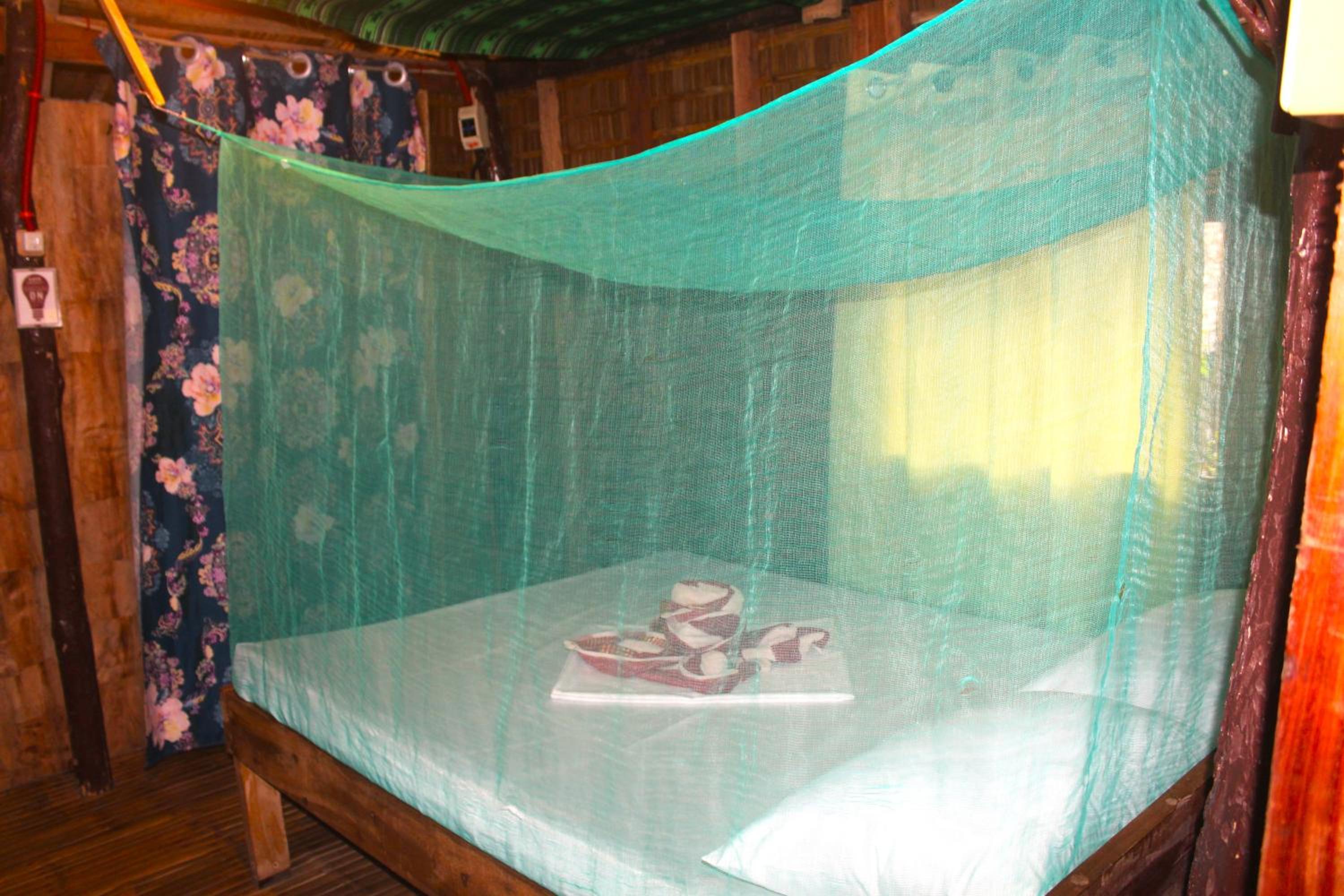 Bungalow with Fan - Photo 1