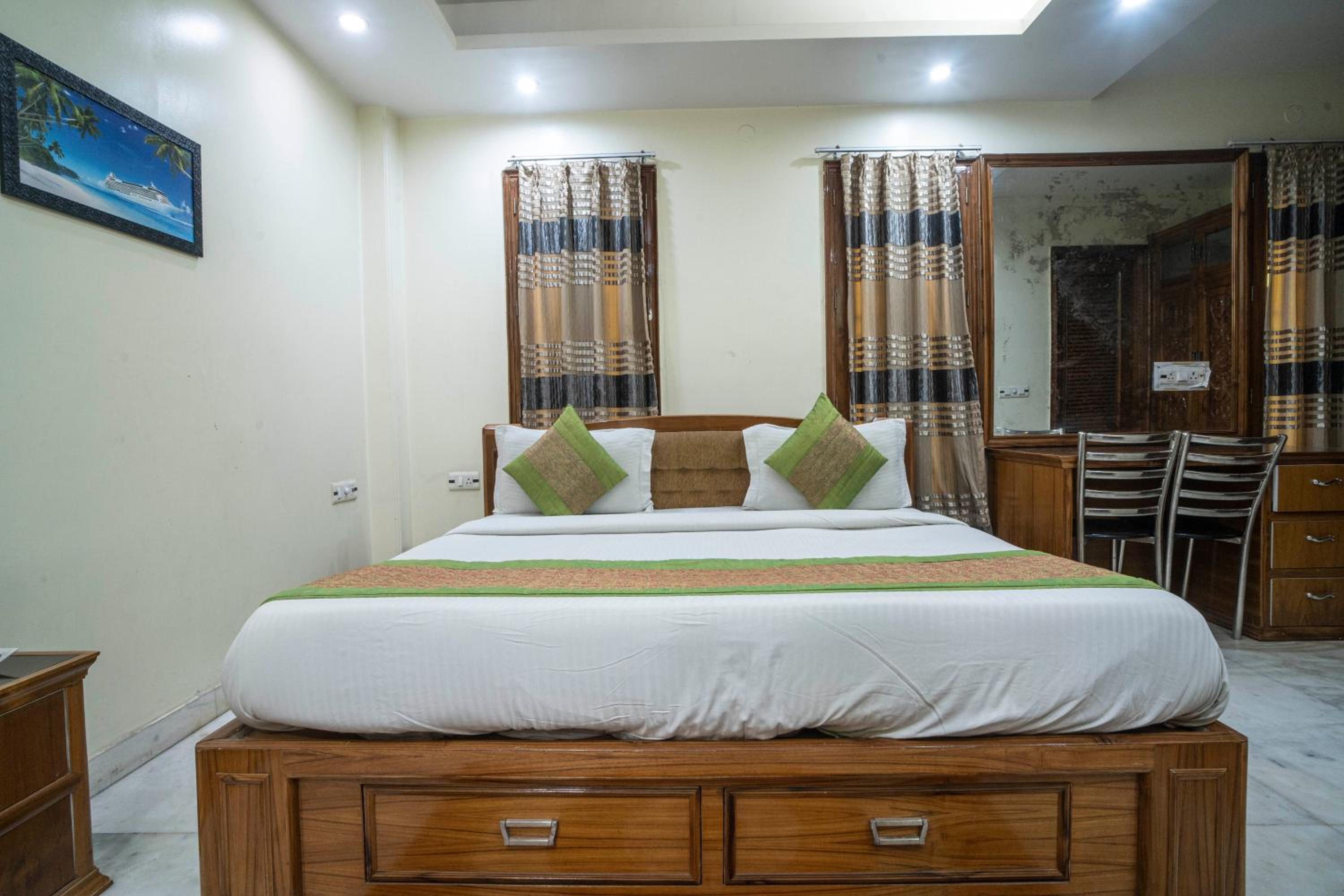Double Room With Private Bathroom