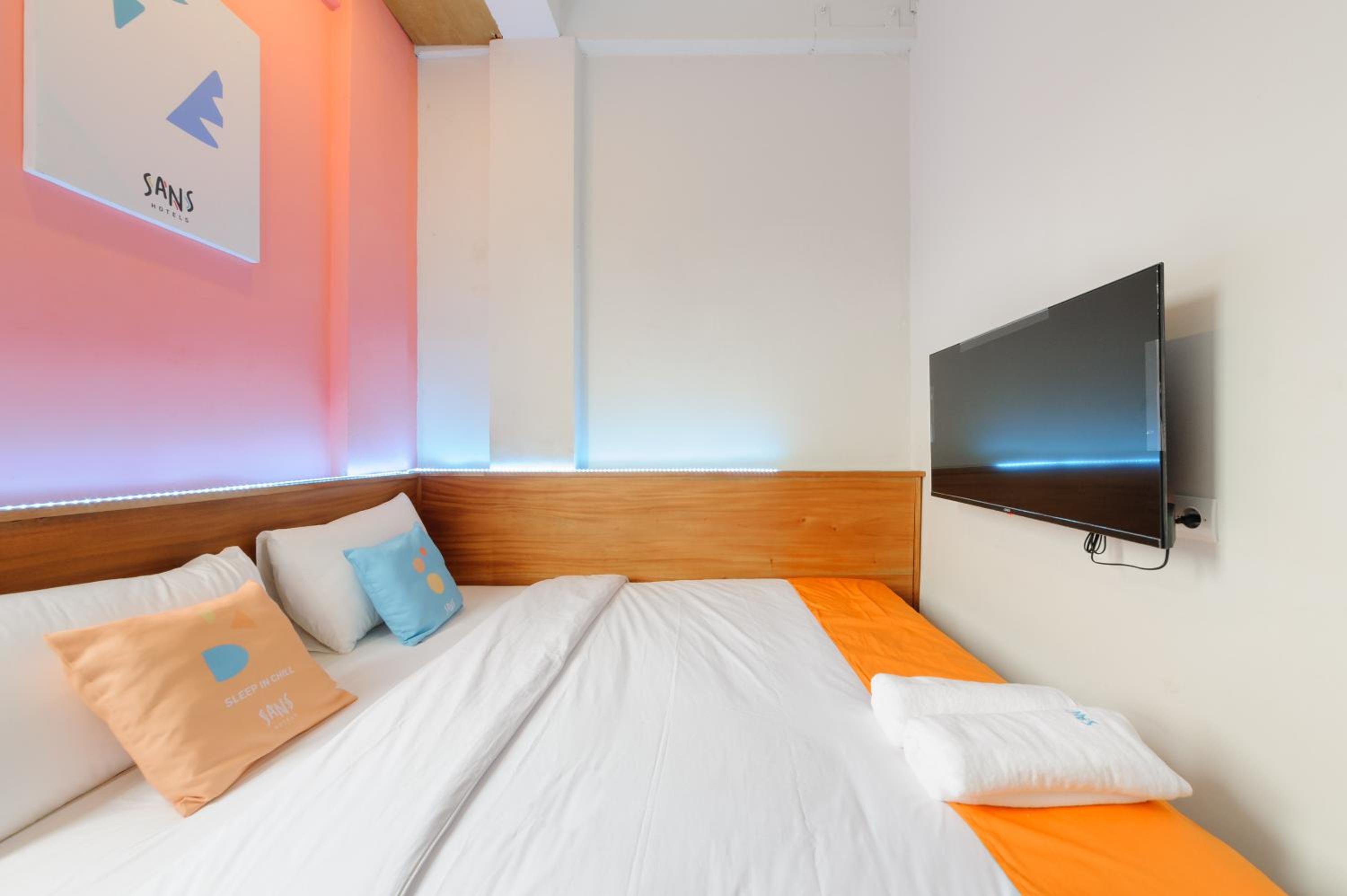 Deluxe Double Room - Photo 14