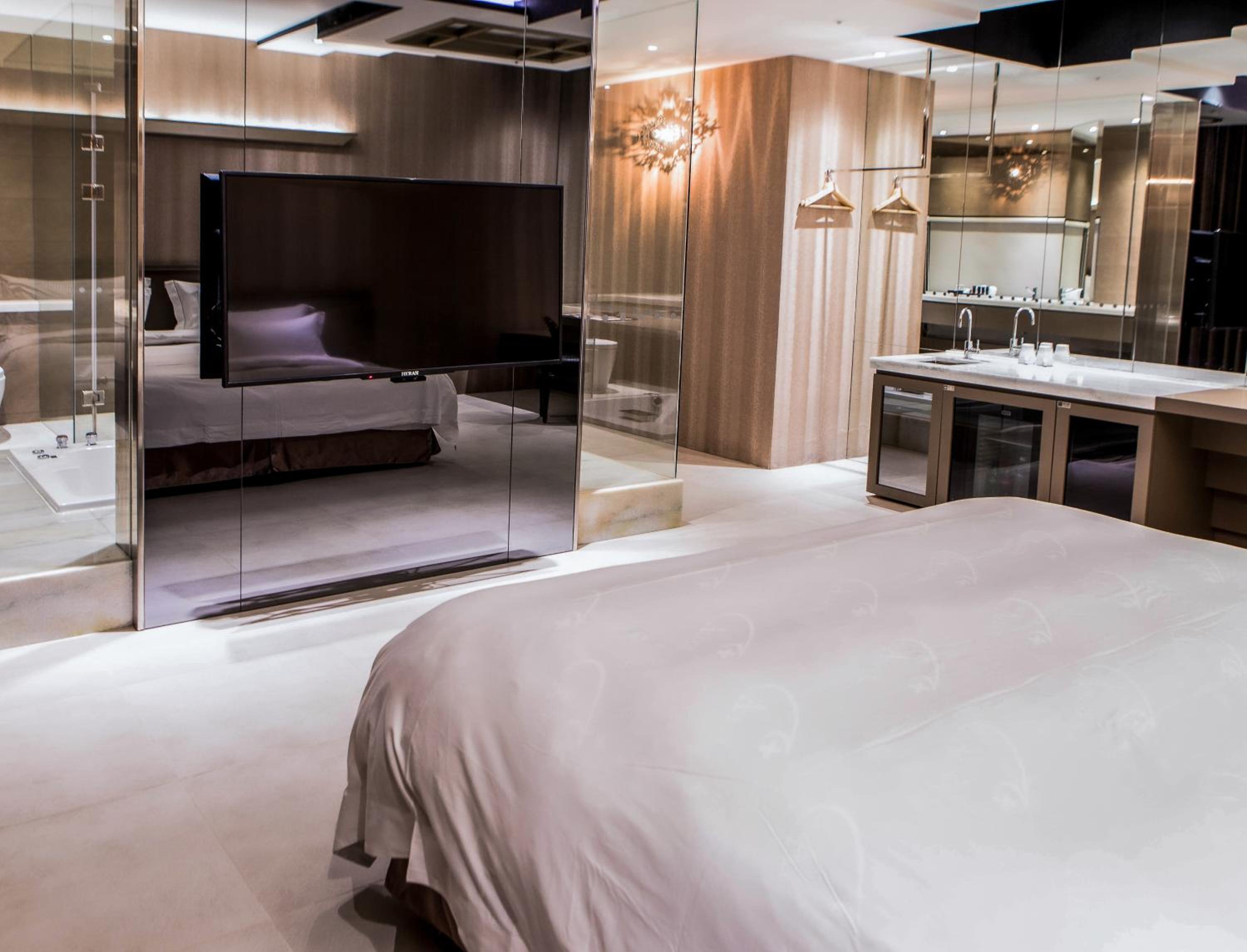 Platinum Suite - Photo 6