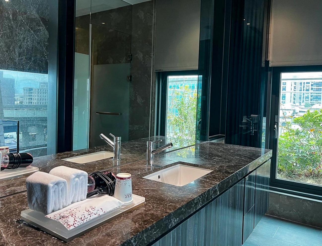 Flagship Suite  - Photo 3